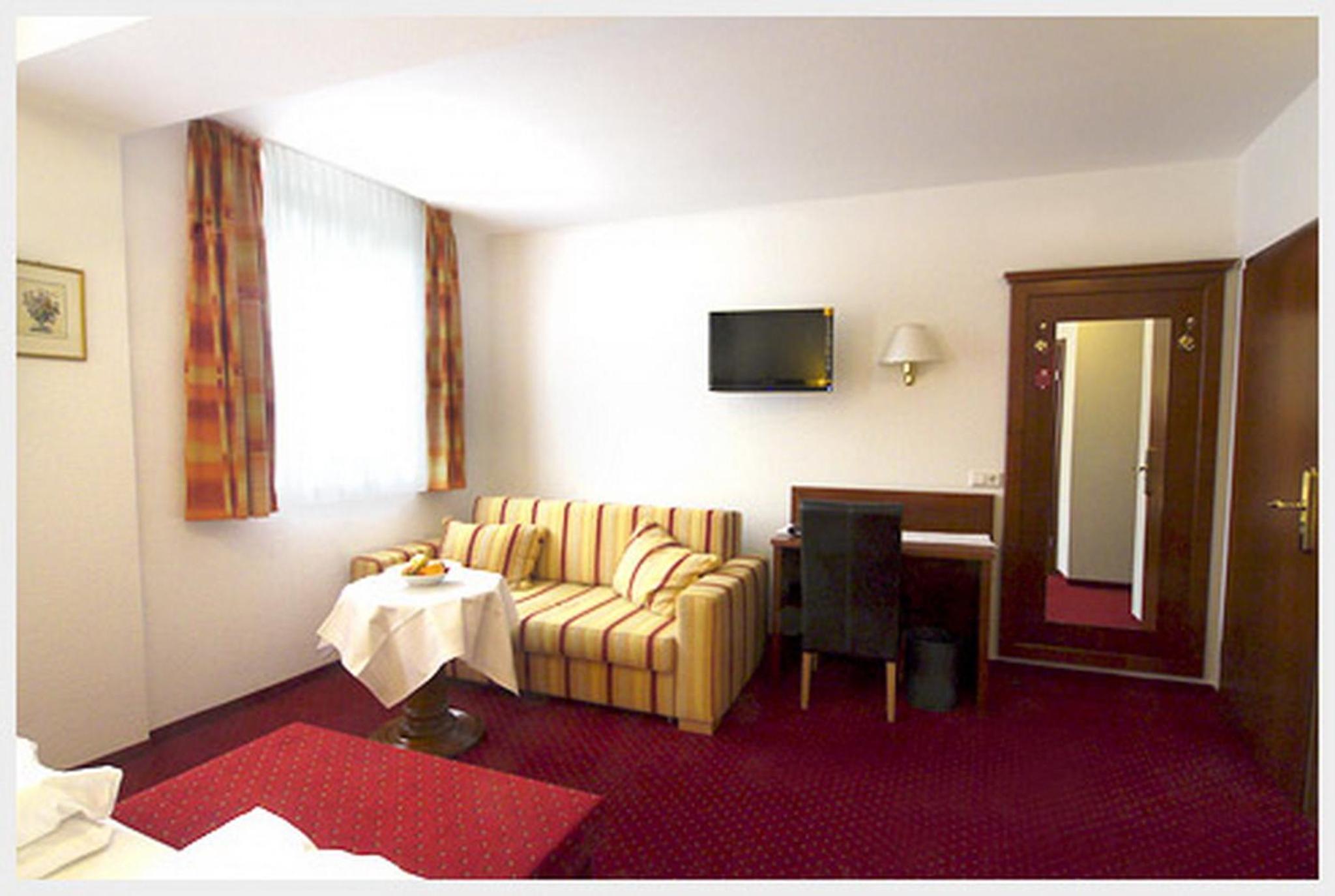Quadruple Room - Photo 7
