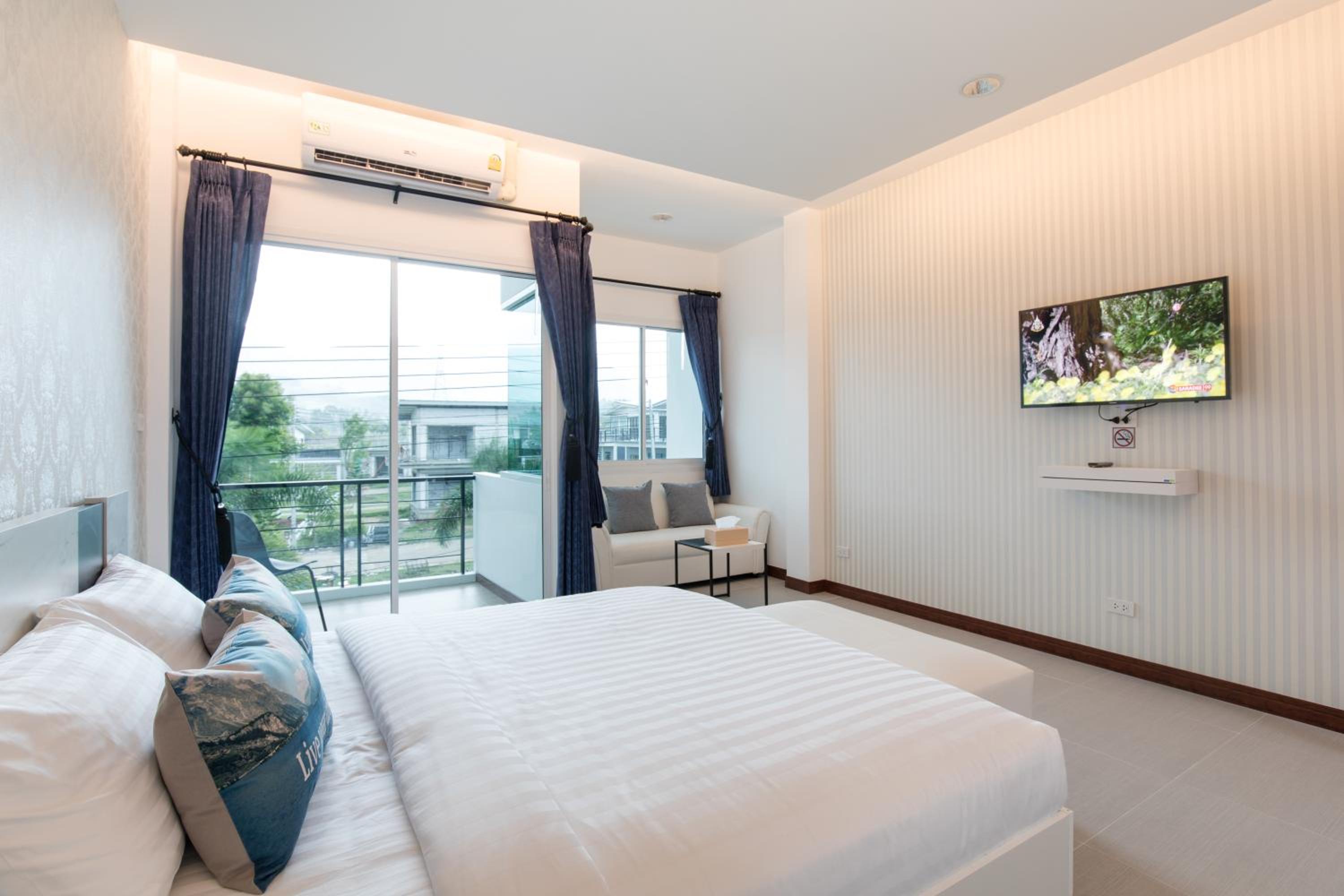 Superior King Room - Photo 5