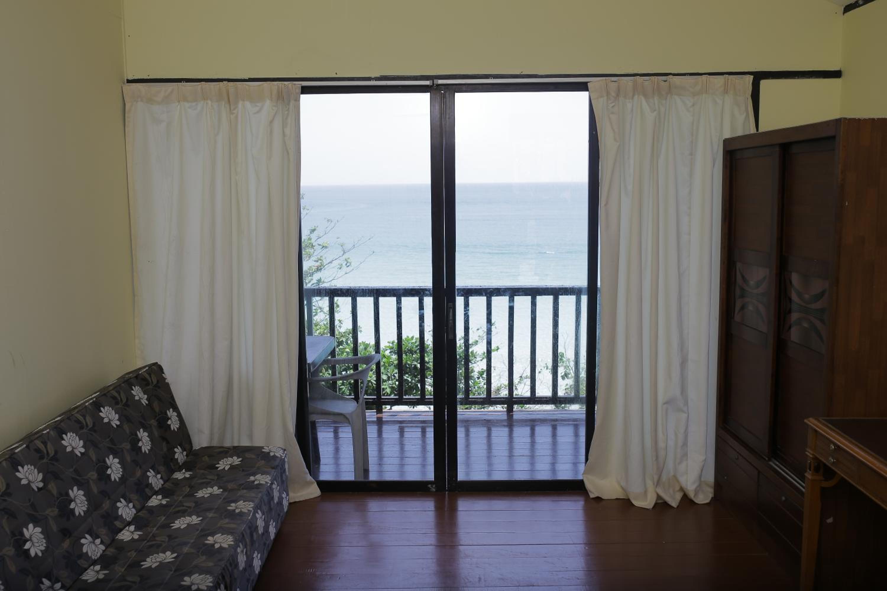 Deluxe Double Room with Balcony and Sea View - Photo 6
