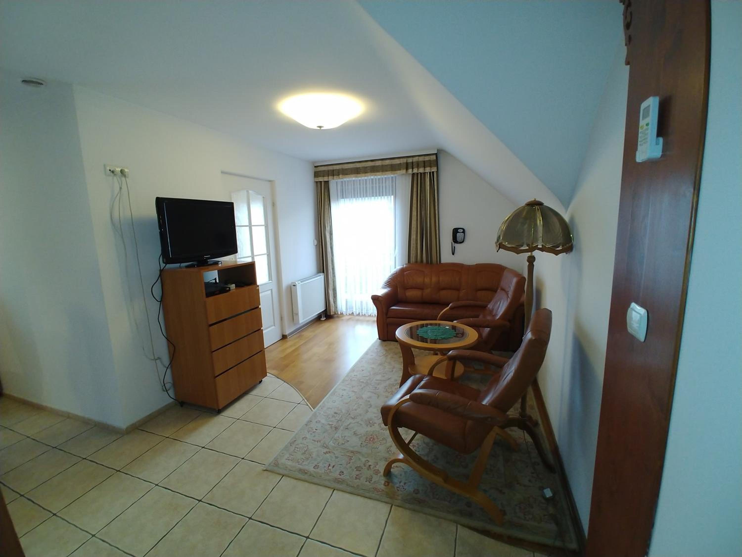 Standard Suite - Photo 3