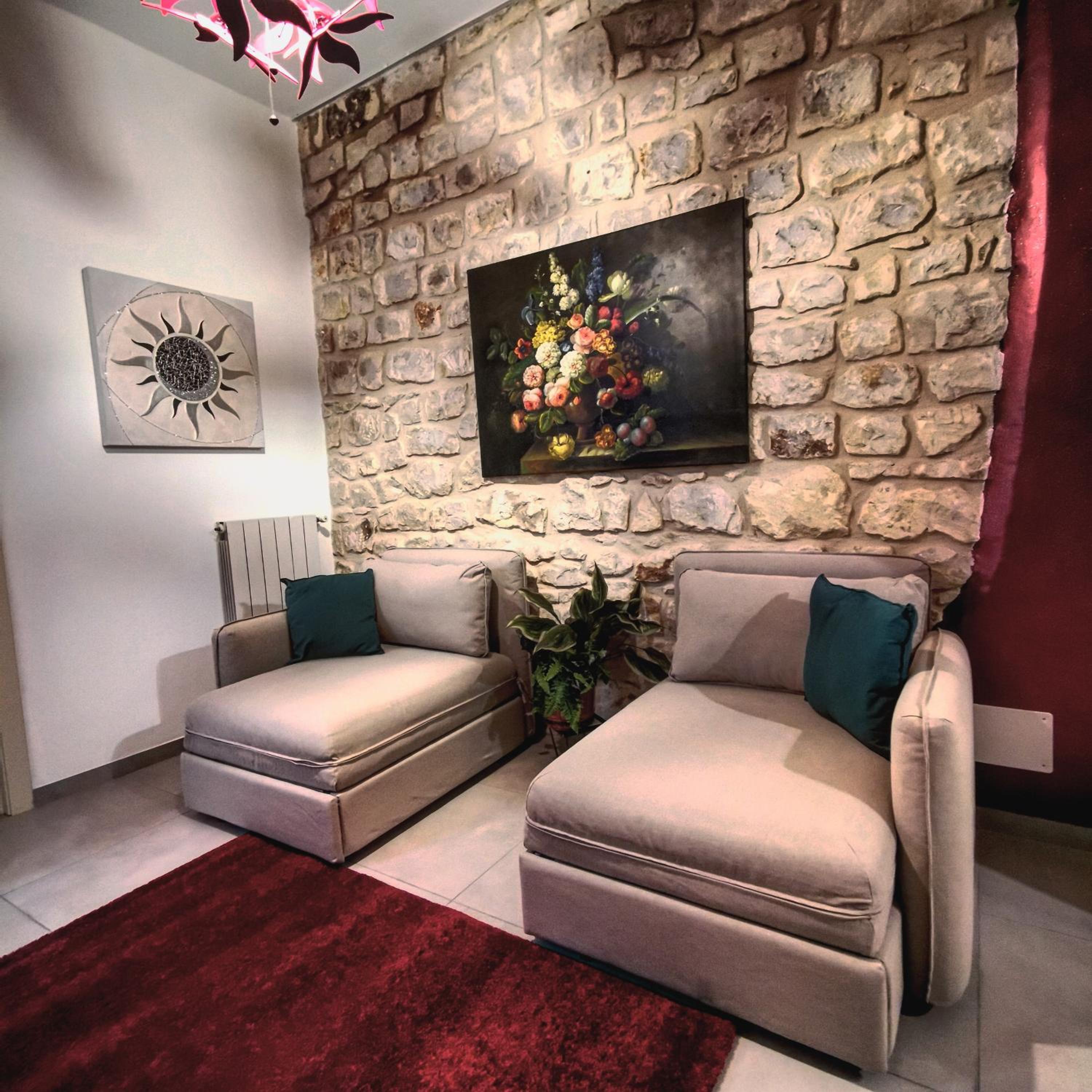 One-Bedroom Apartment - Photo 17