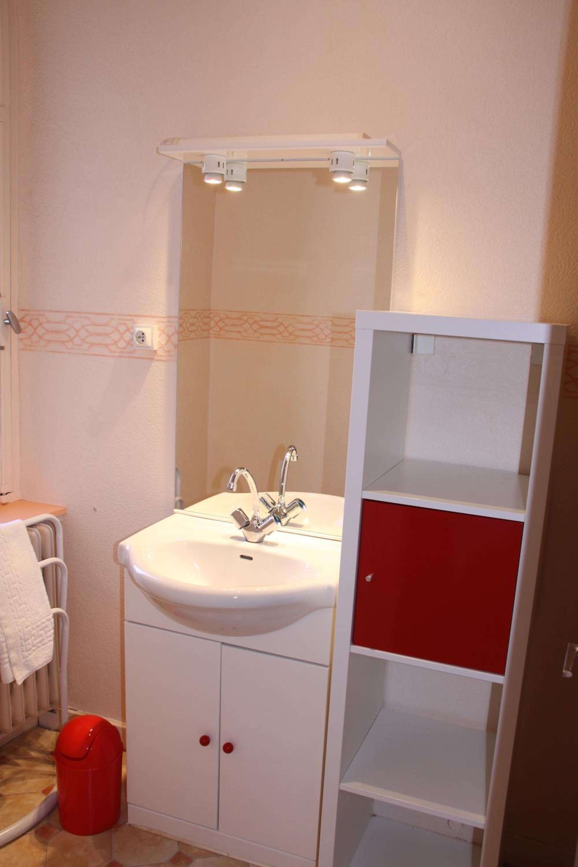 Studio (3 Adults) photo 2