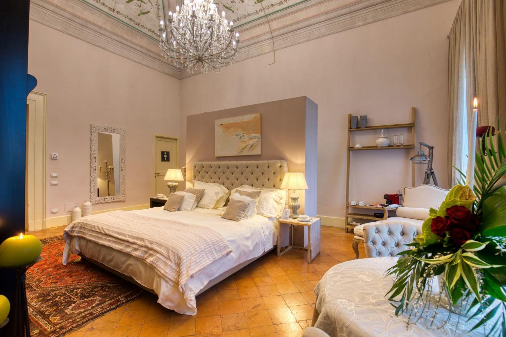 Queen Suite with Spa Bath