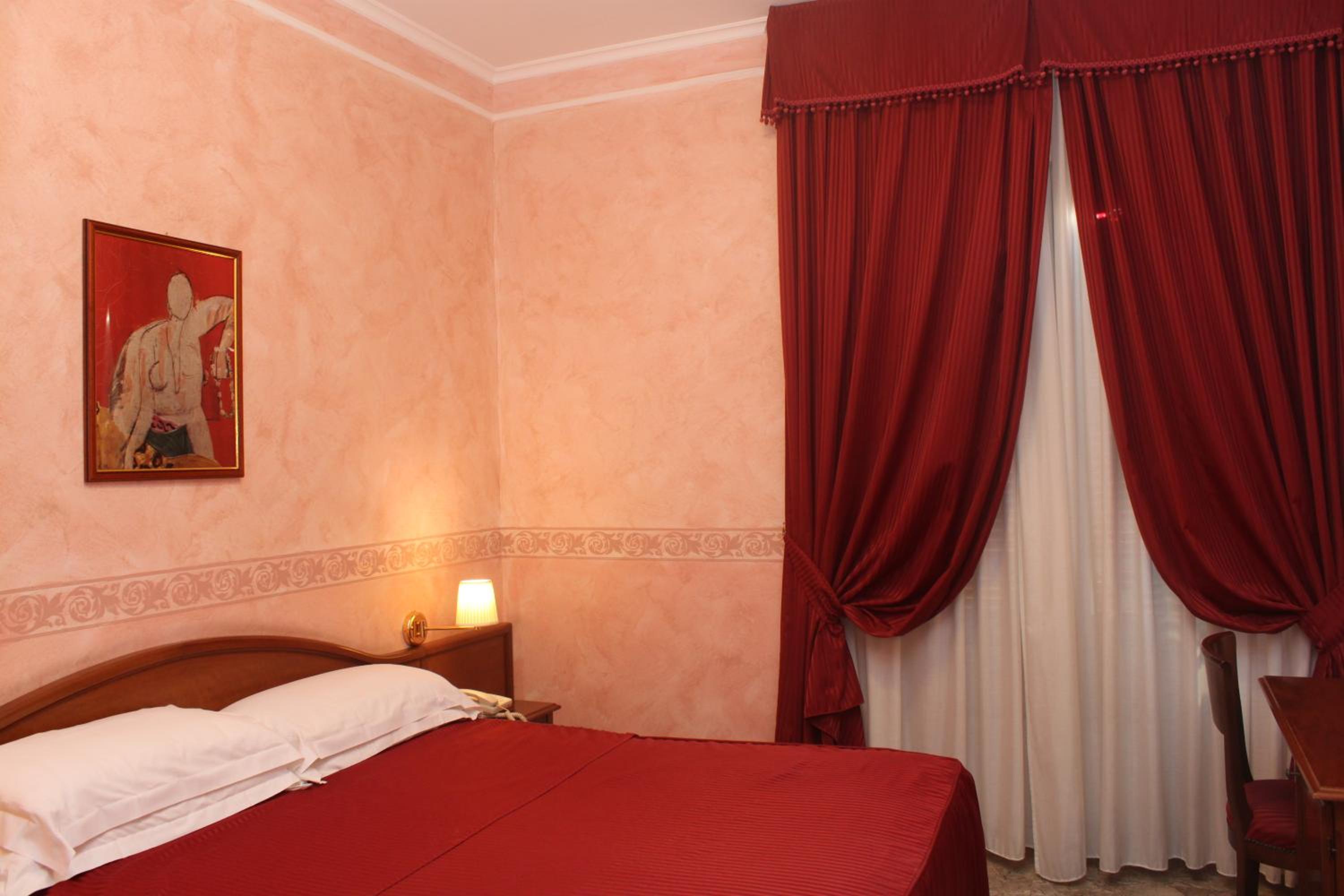 Classic Triple Room photo 1