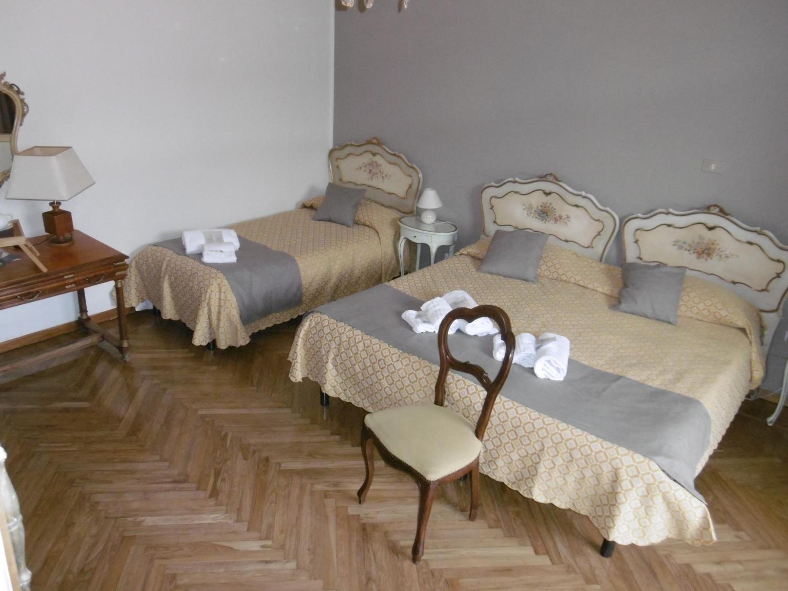 Triple Room - Photo 11