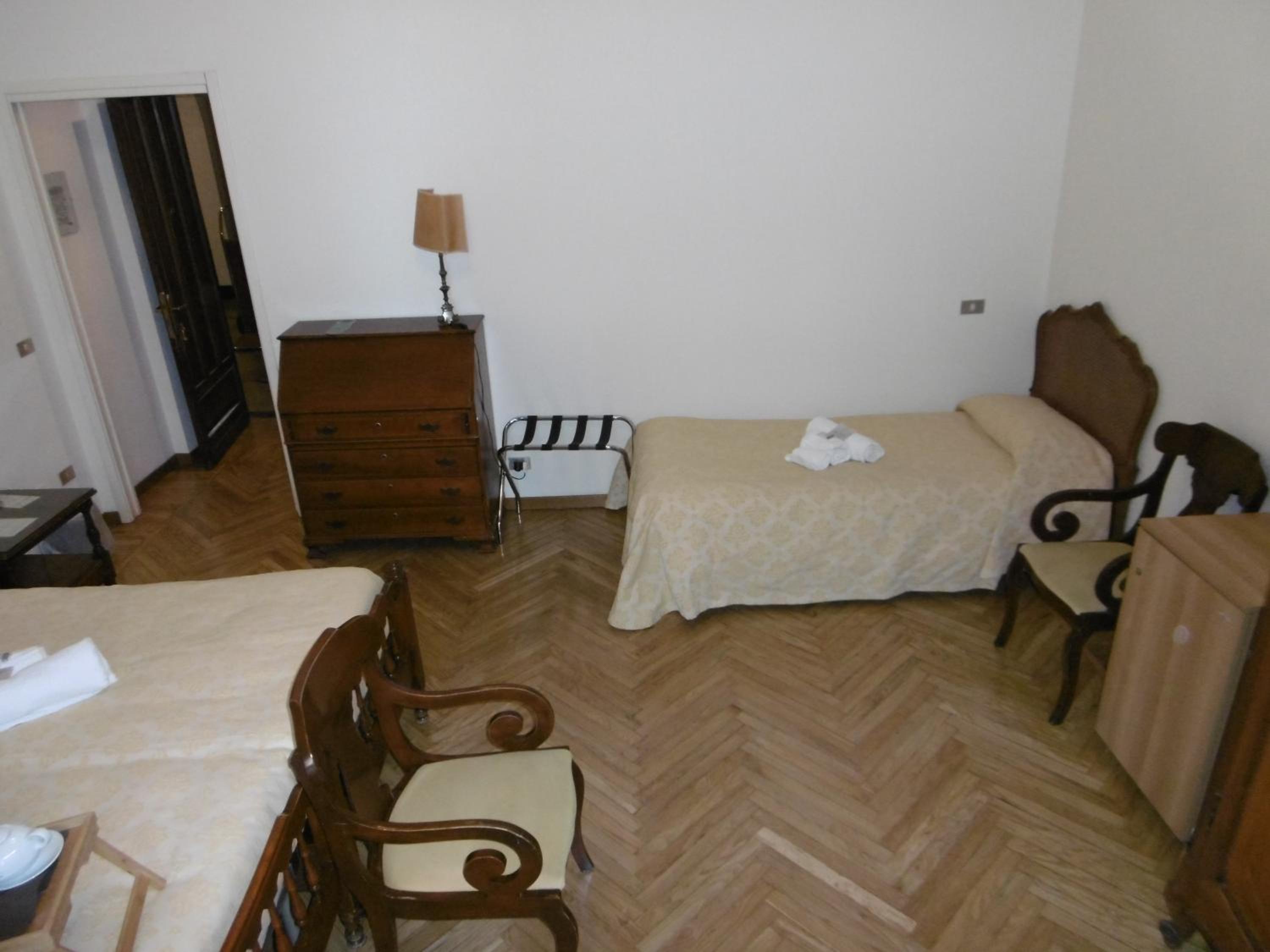 Family Quadruple Room - Photo 6