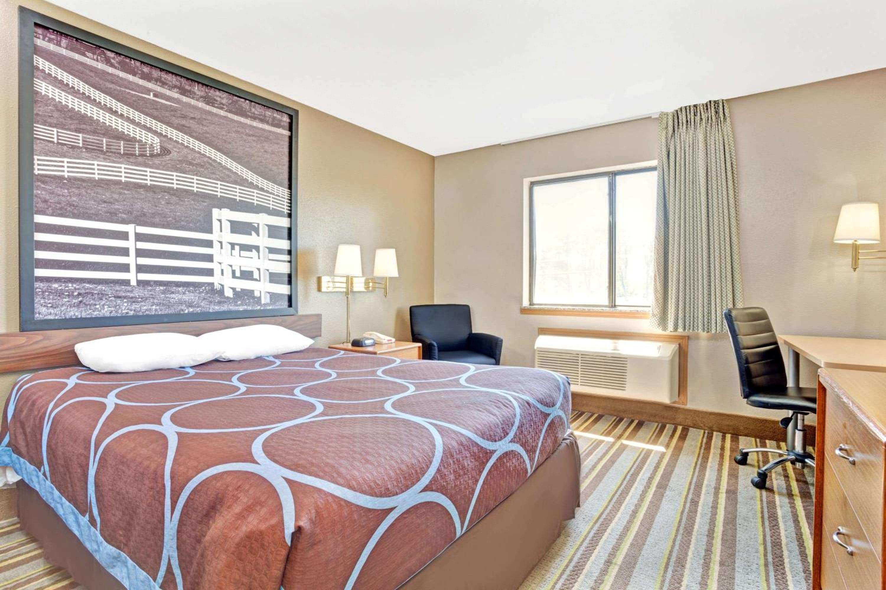 Queen Room - Non-Smoking - Photo 2