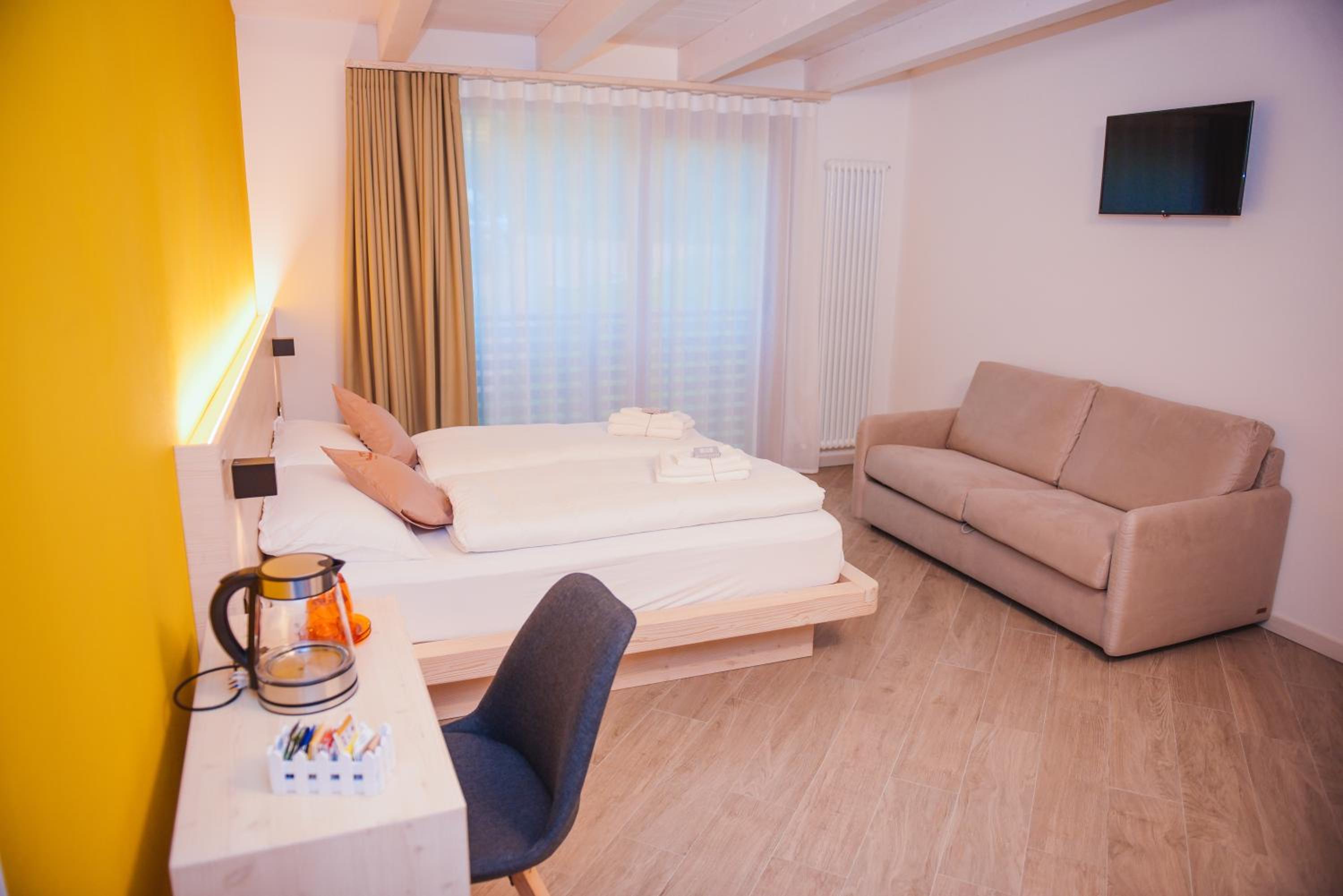 Deluxe Room - Photo 6
