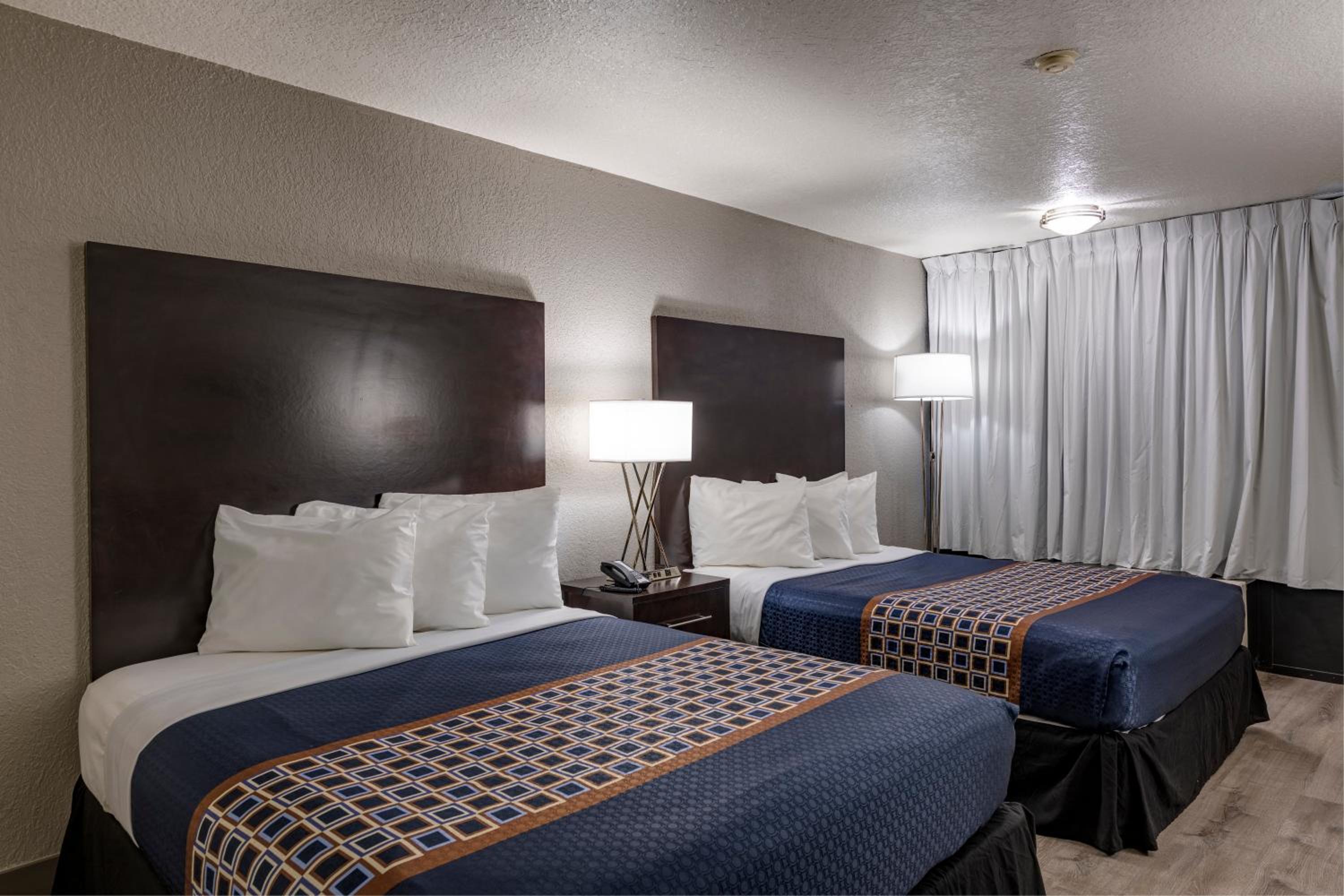 Available room thumbnail 5
