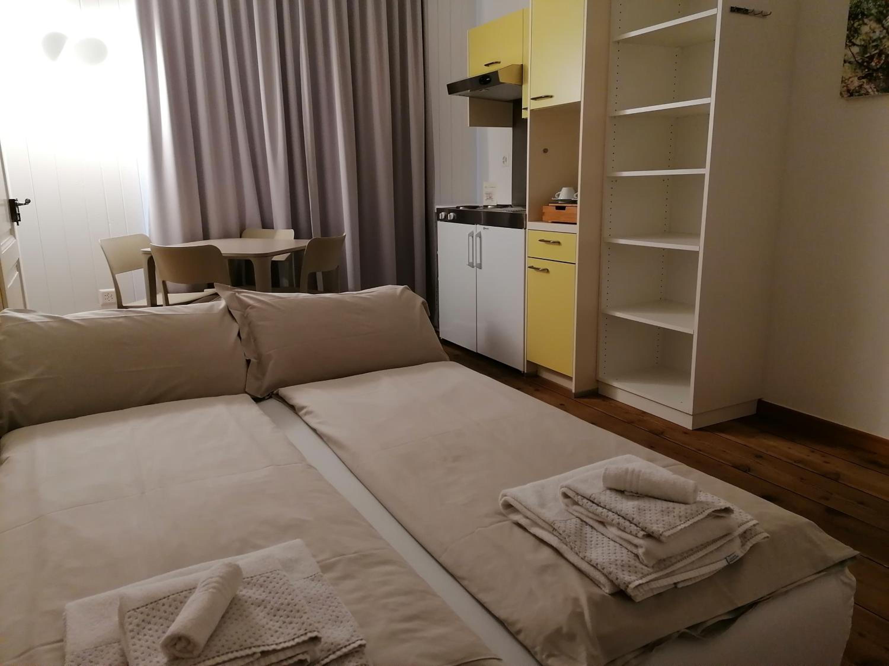 Suite - Photo 8