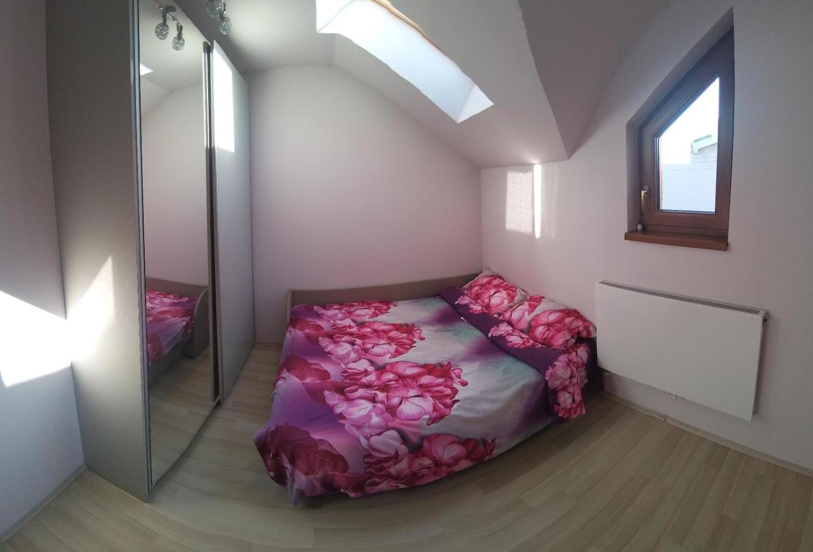 Villa - Photo 1