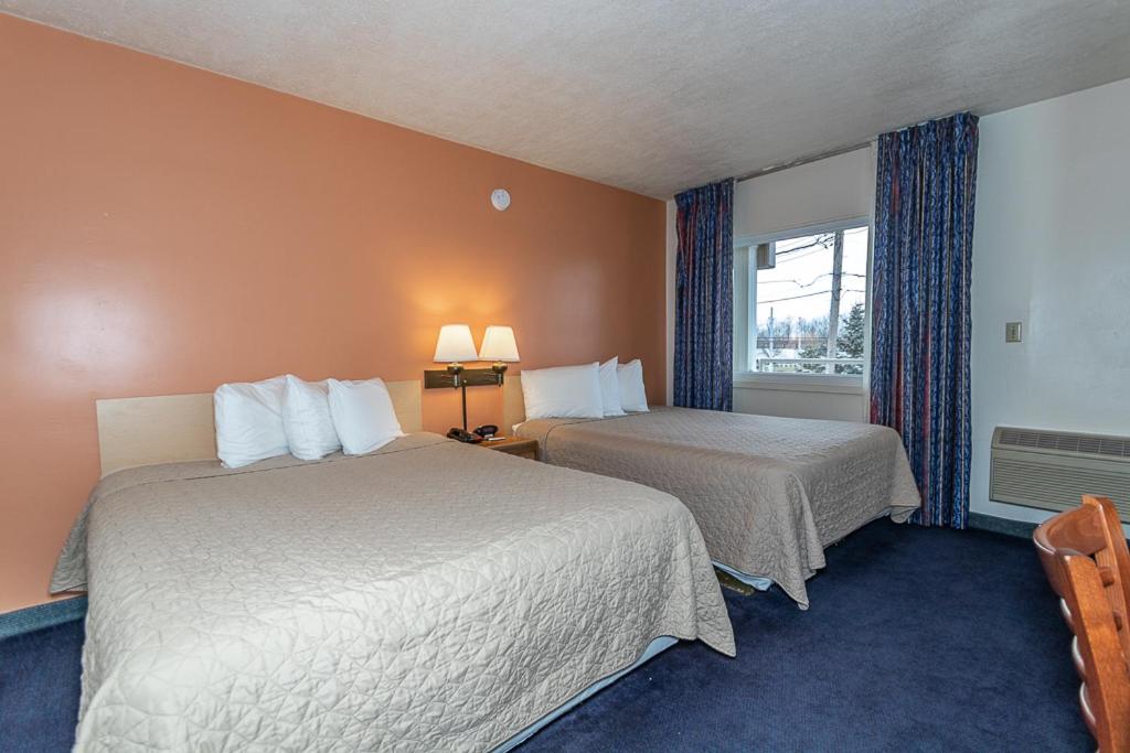 Double Room with Two Double Beds photo 2
