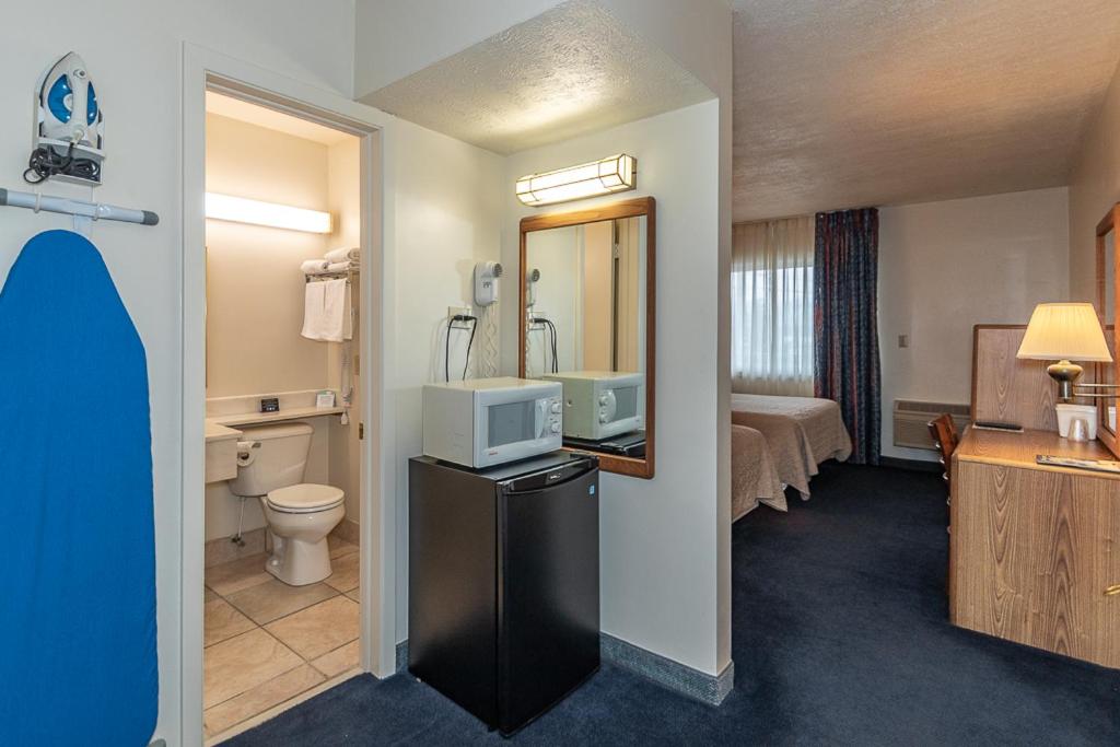 Double Room with Two Double Beds photo 3