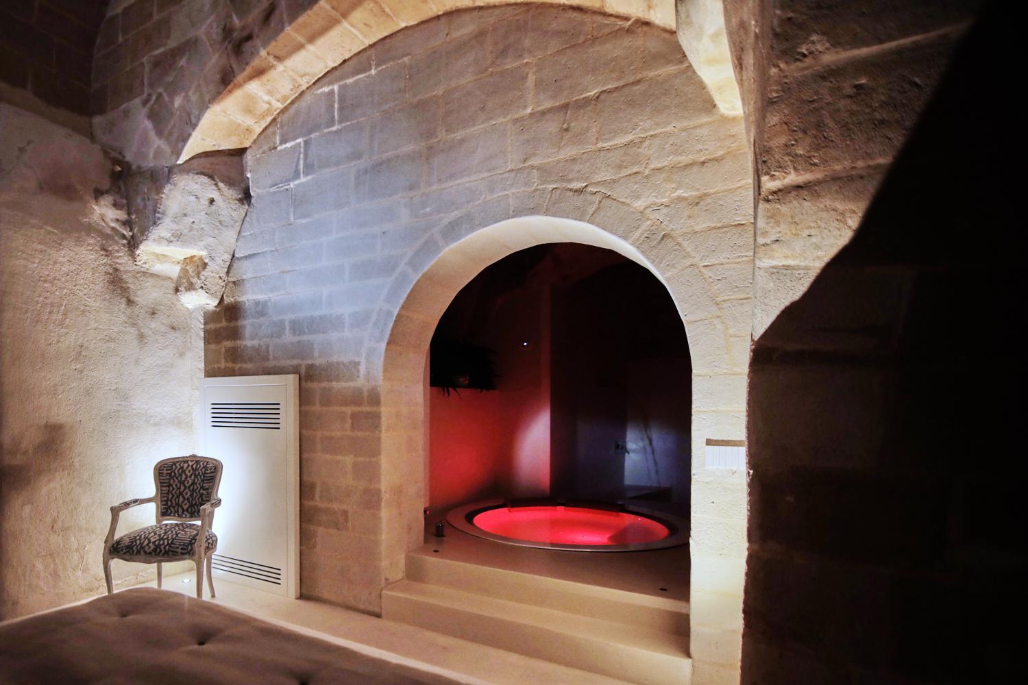 King Suite with Spa Bath - Photo 6