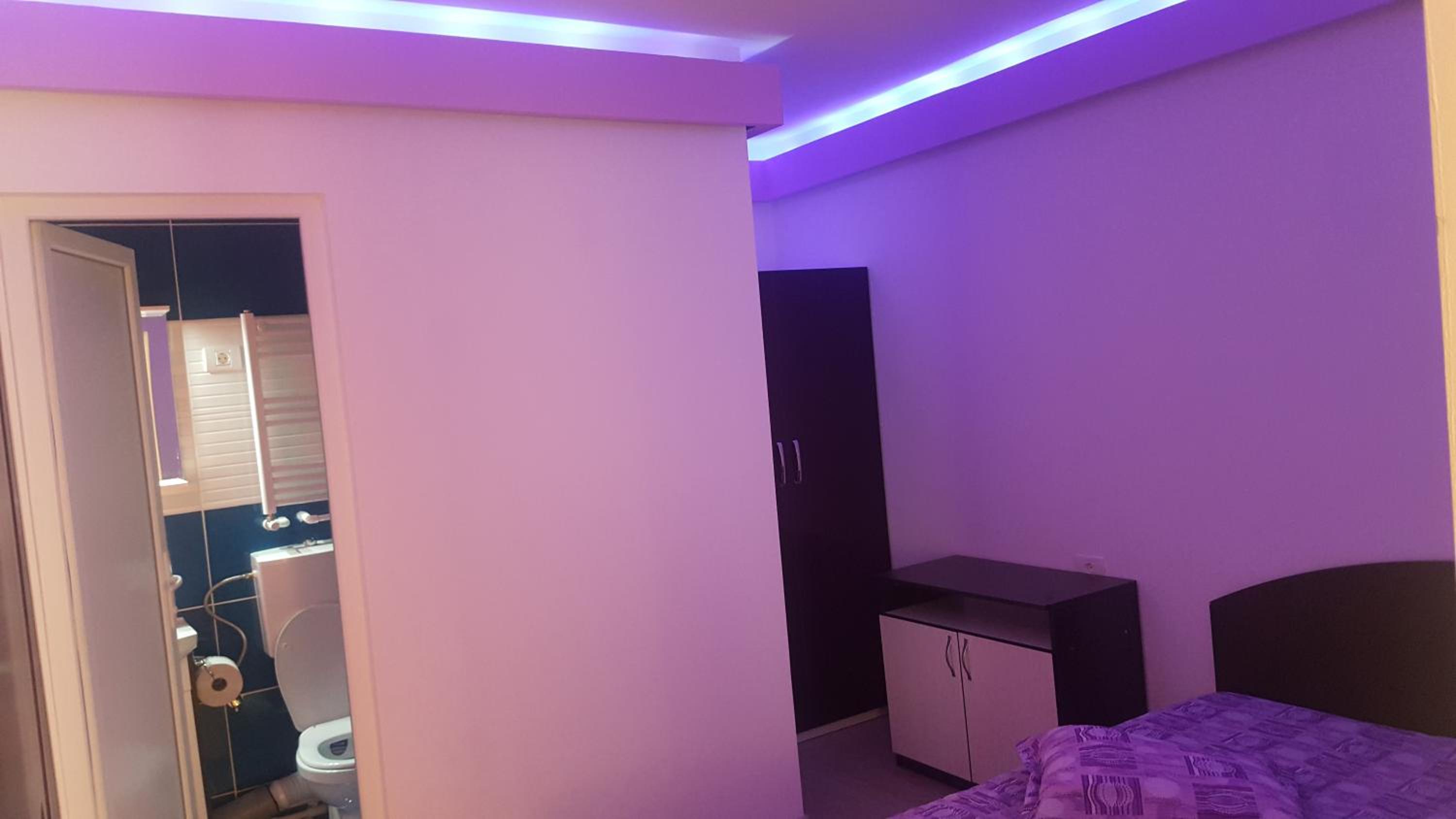Double Room with Private Bathroom - Photo 1