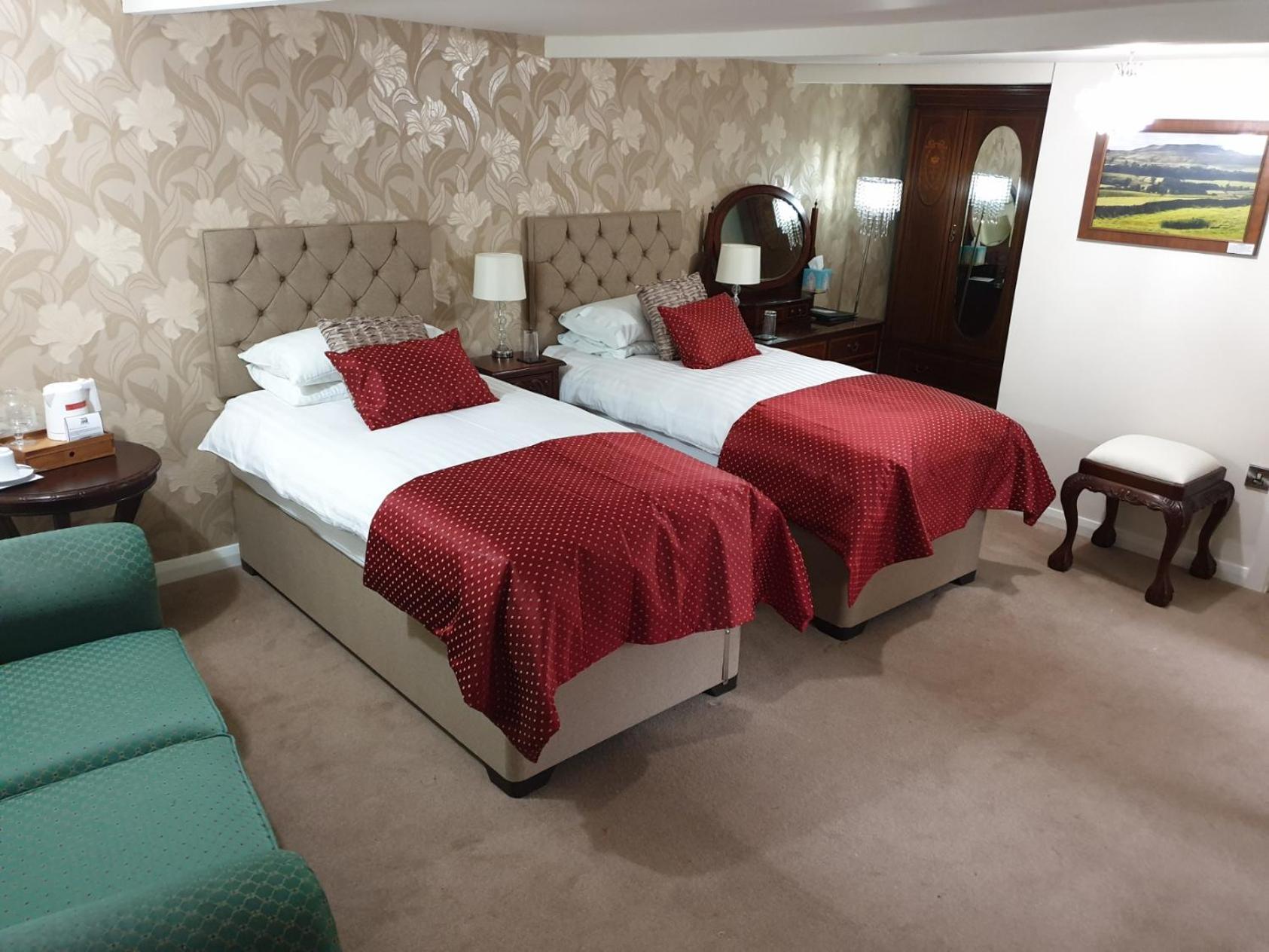Double or Twin Room with Private Bathroom photo 1