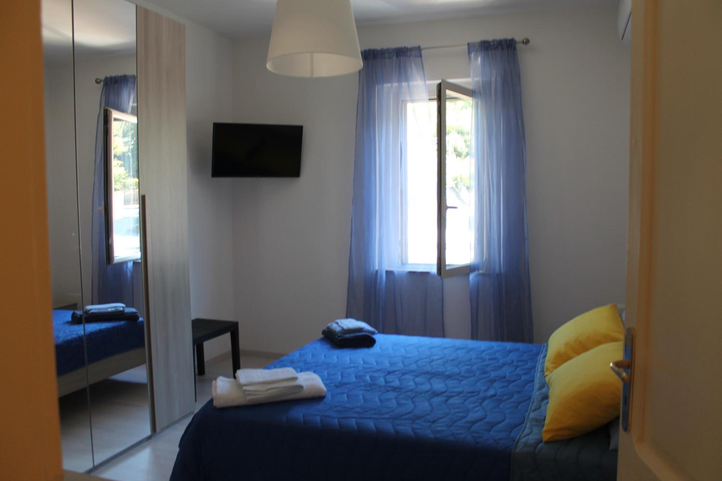 Double Room - Photo 8