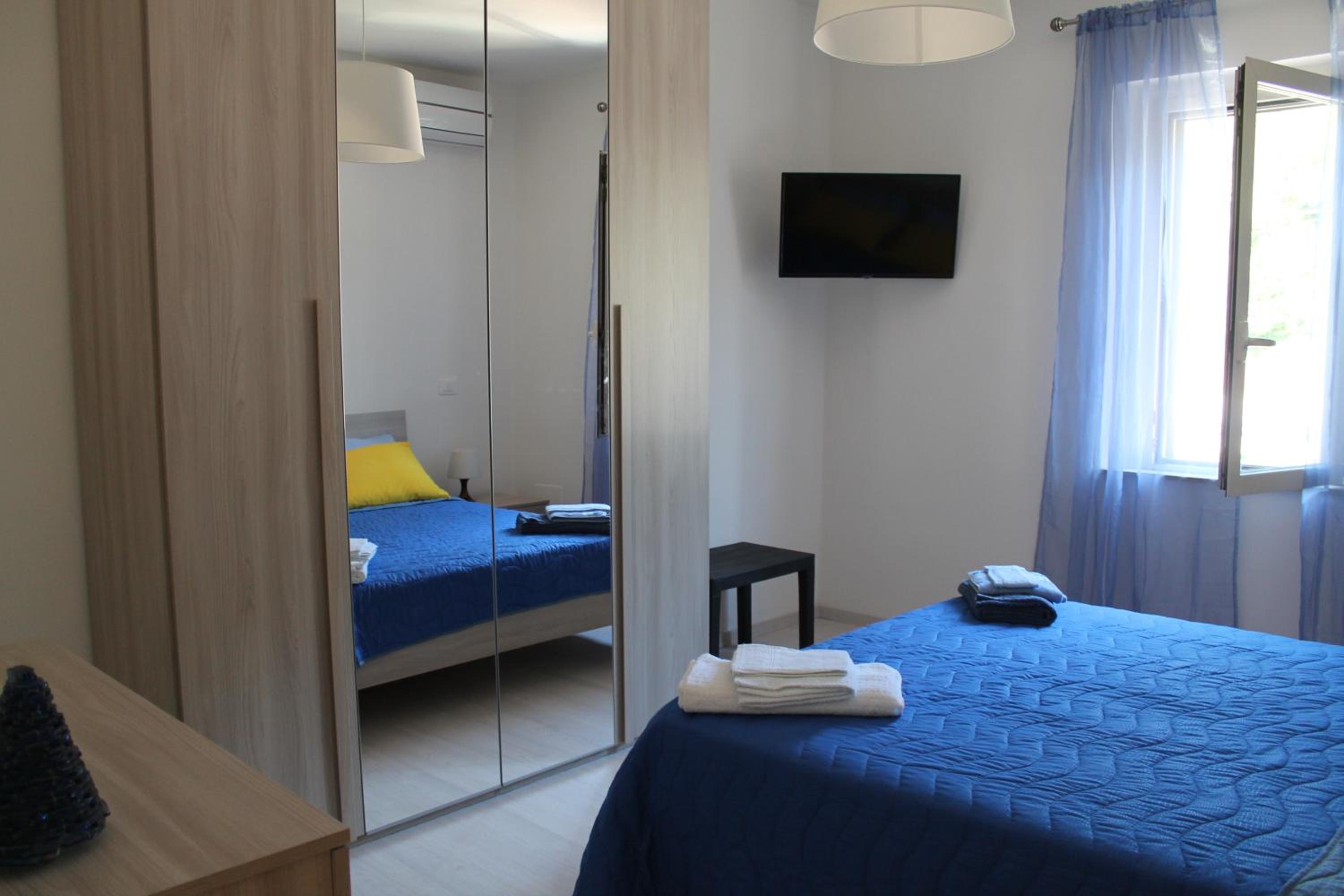 Double Room - Photo 6