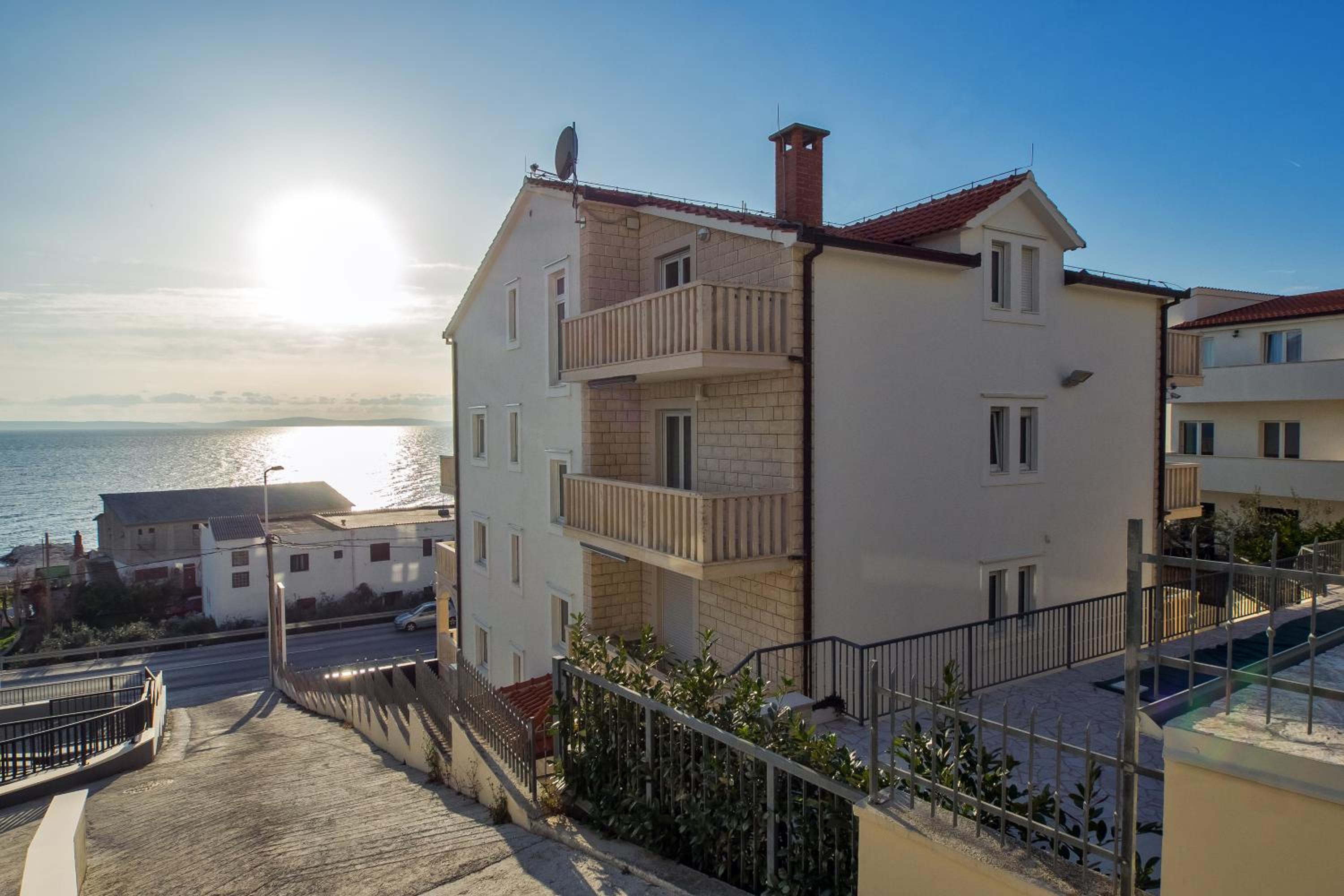 Double or Twin Room with Side Sea View photo 2