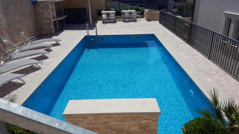 Double or Twin Room with Side Sea View photo 2