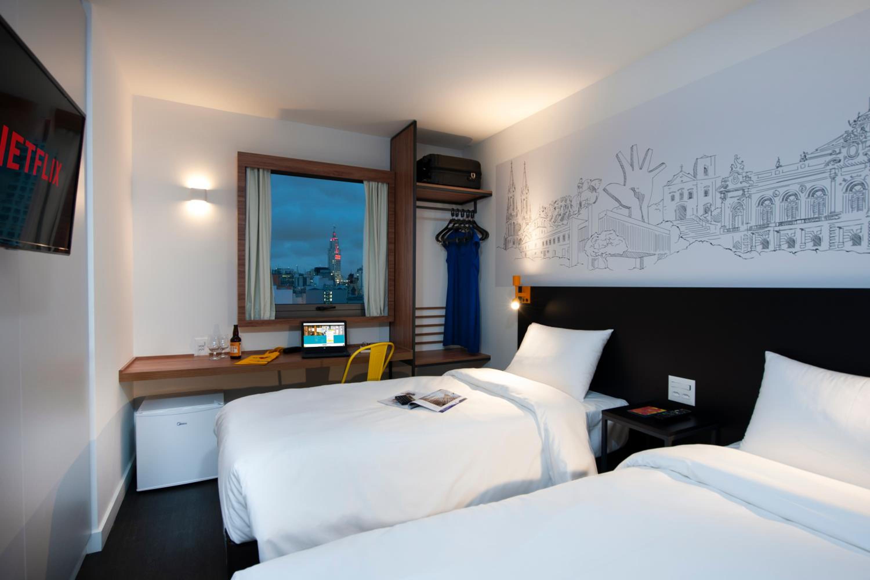 Standard Twin Room - Photo 3