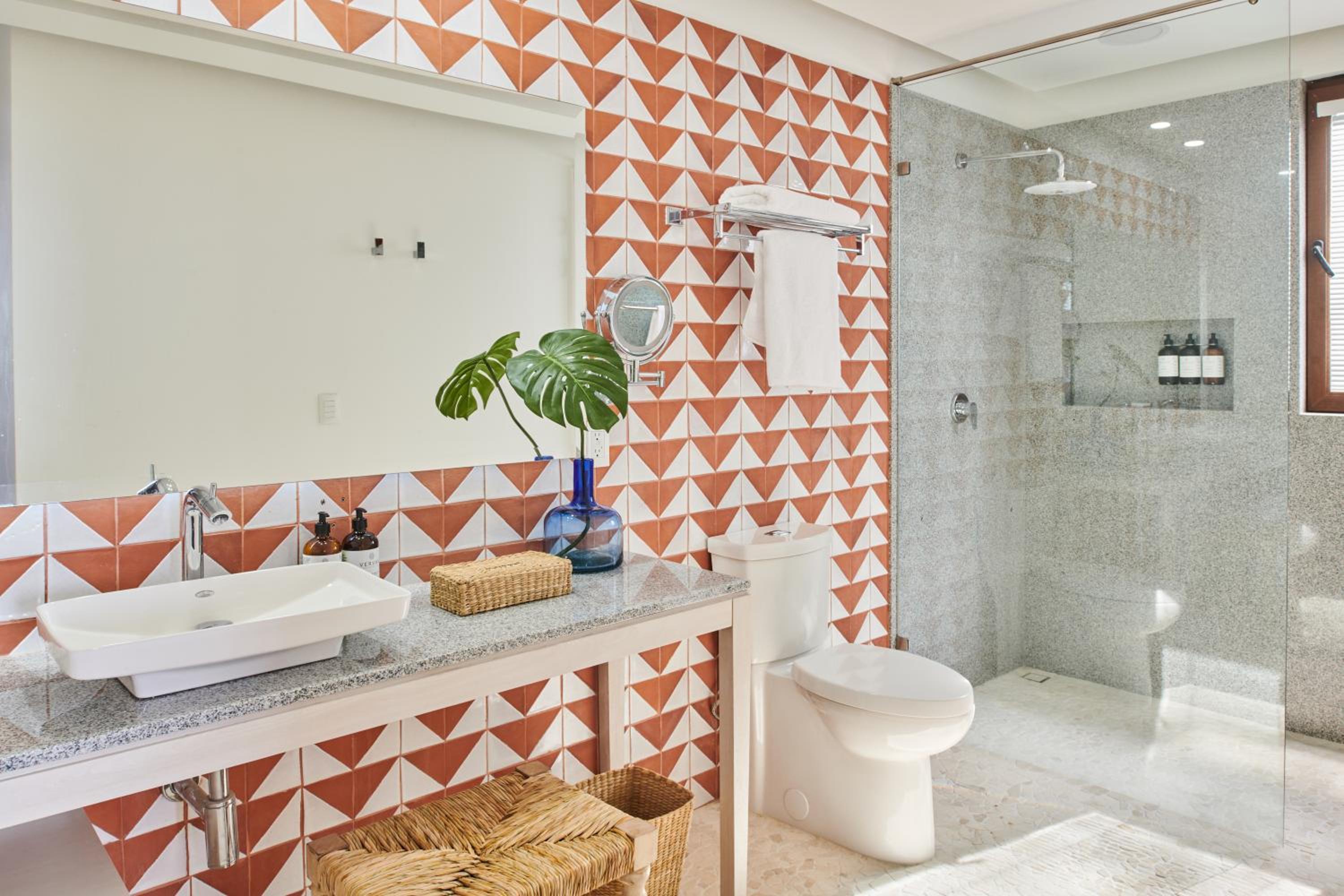 Deluxe Suite - Photo 19