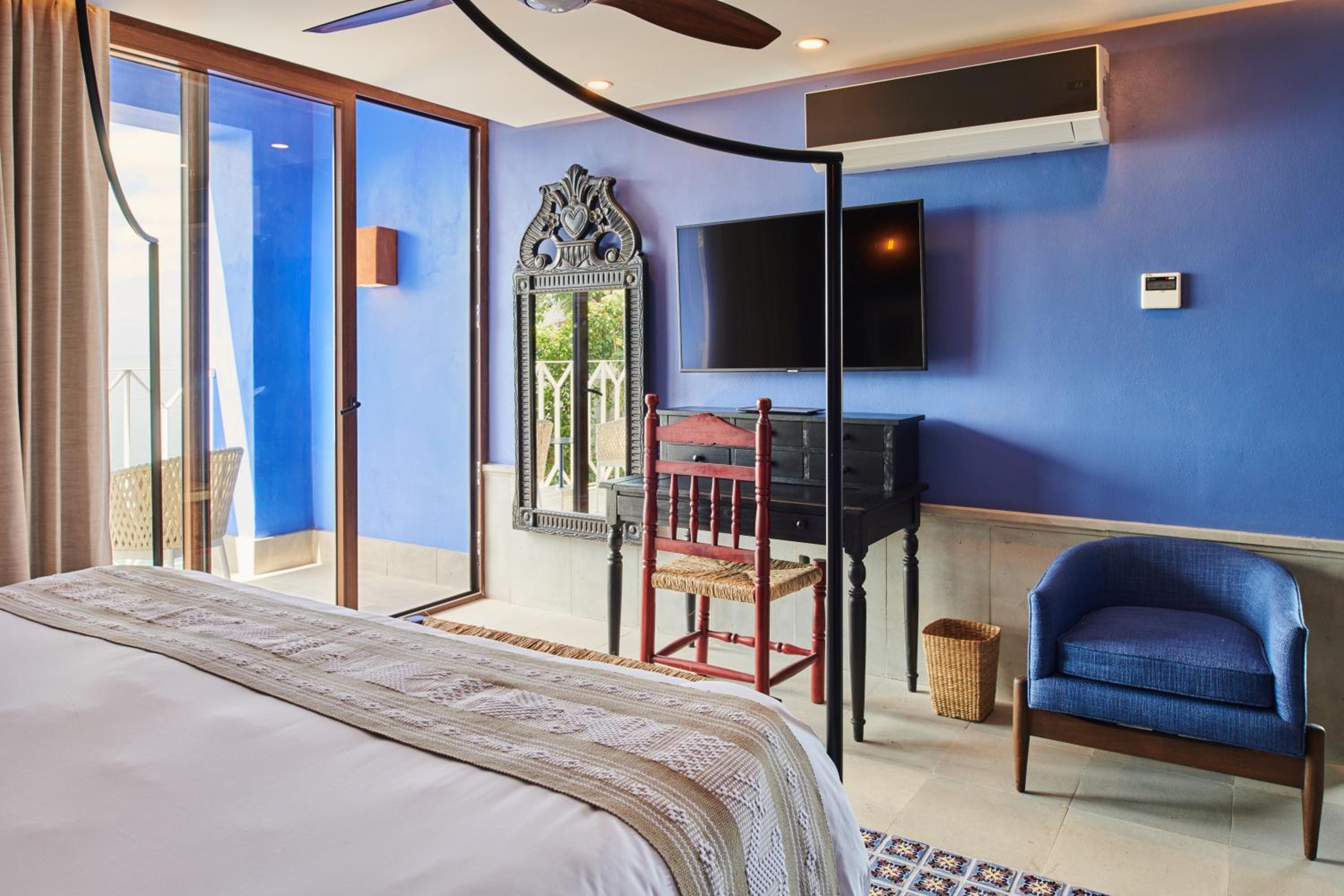 Deluxe Suite - Photo 14