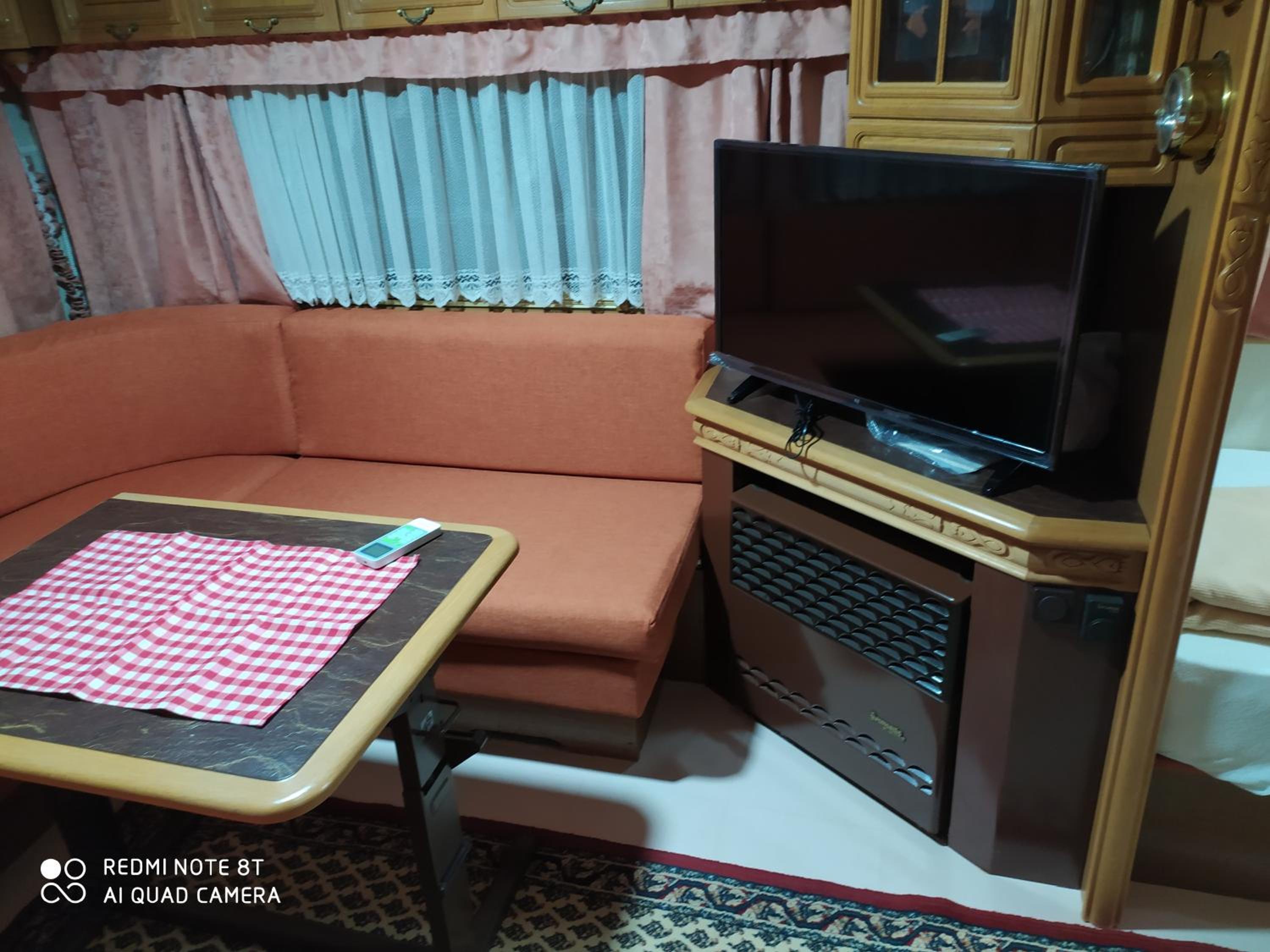 Mobile Home - Photo 3