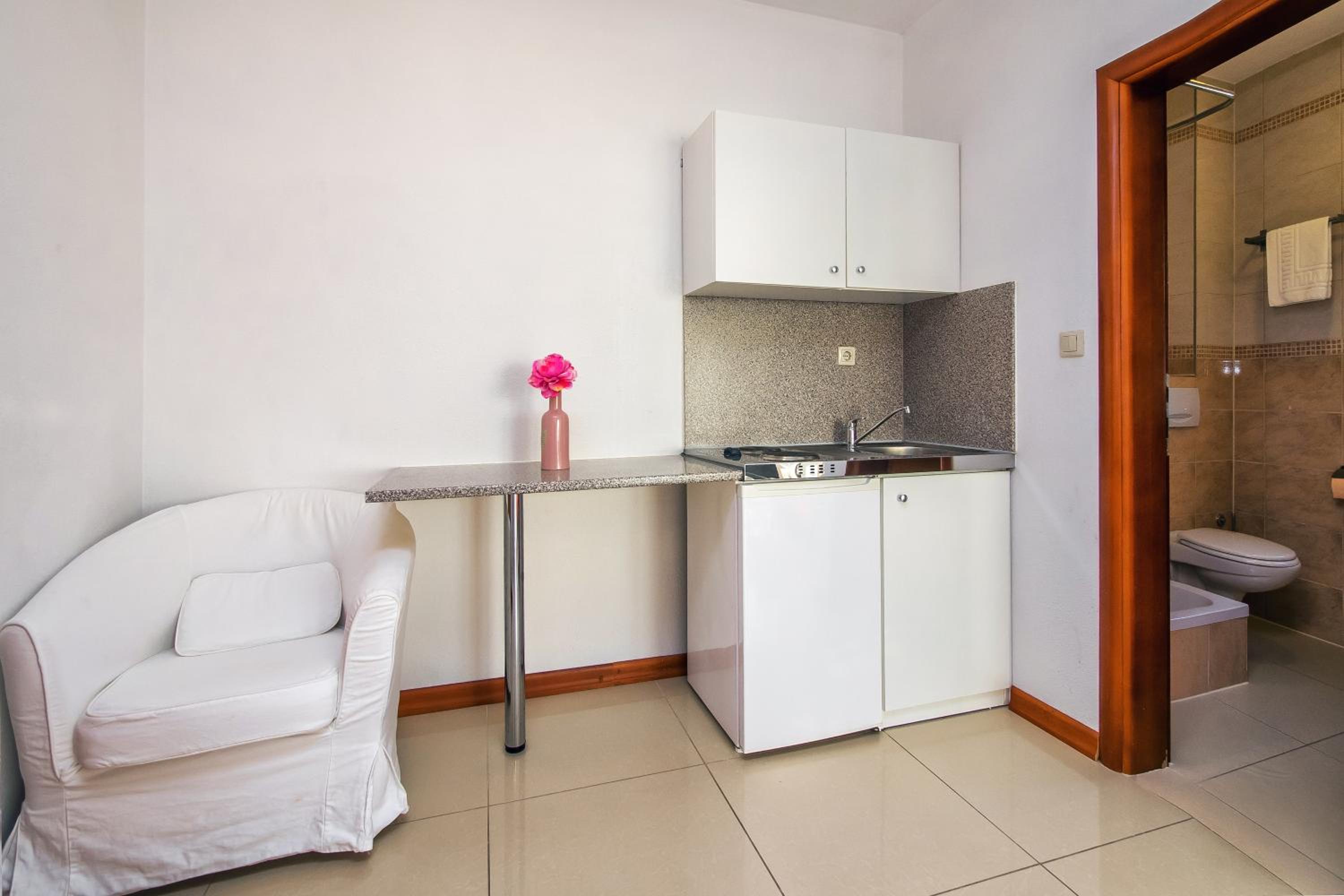 Deluxe Double or Twin Room with Ocean View photo 2