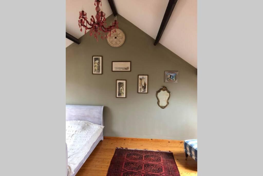 One-Bedroom Apartment - Photo 2