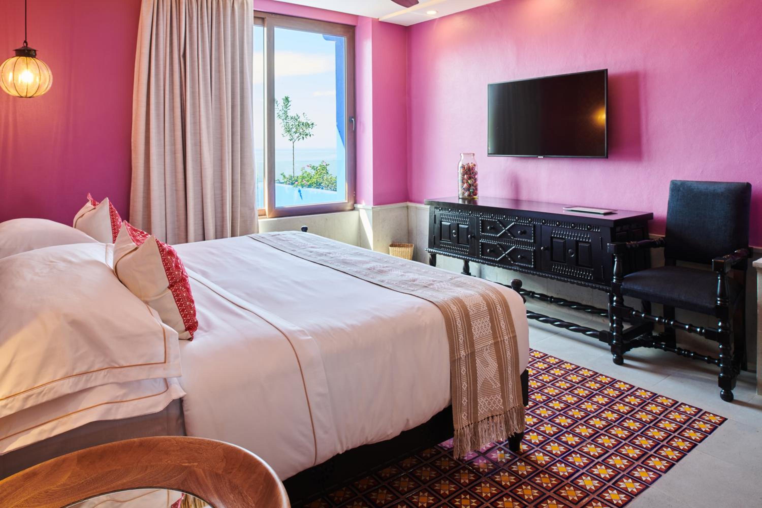 Deluxe Suite - Photo 27