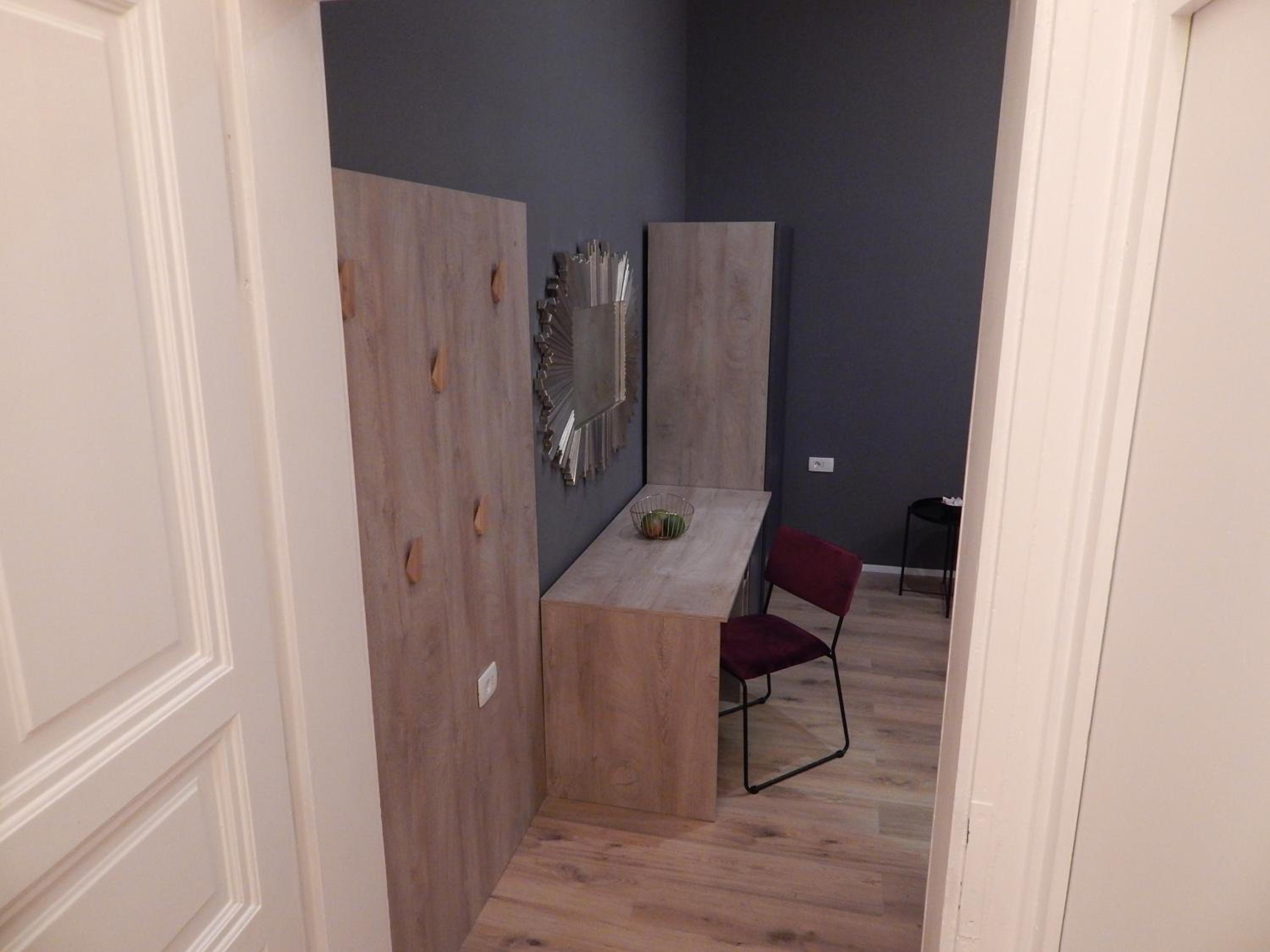 Deluxe Room with Queen Size Bed - Photo 3