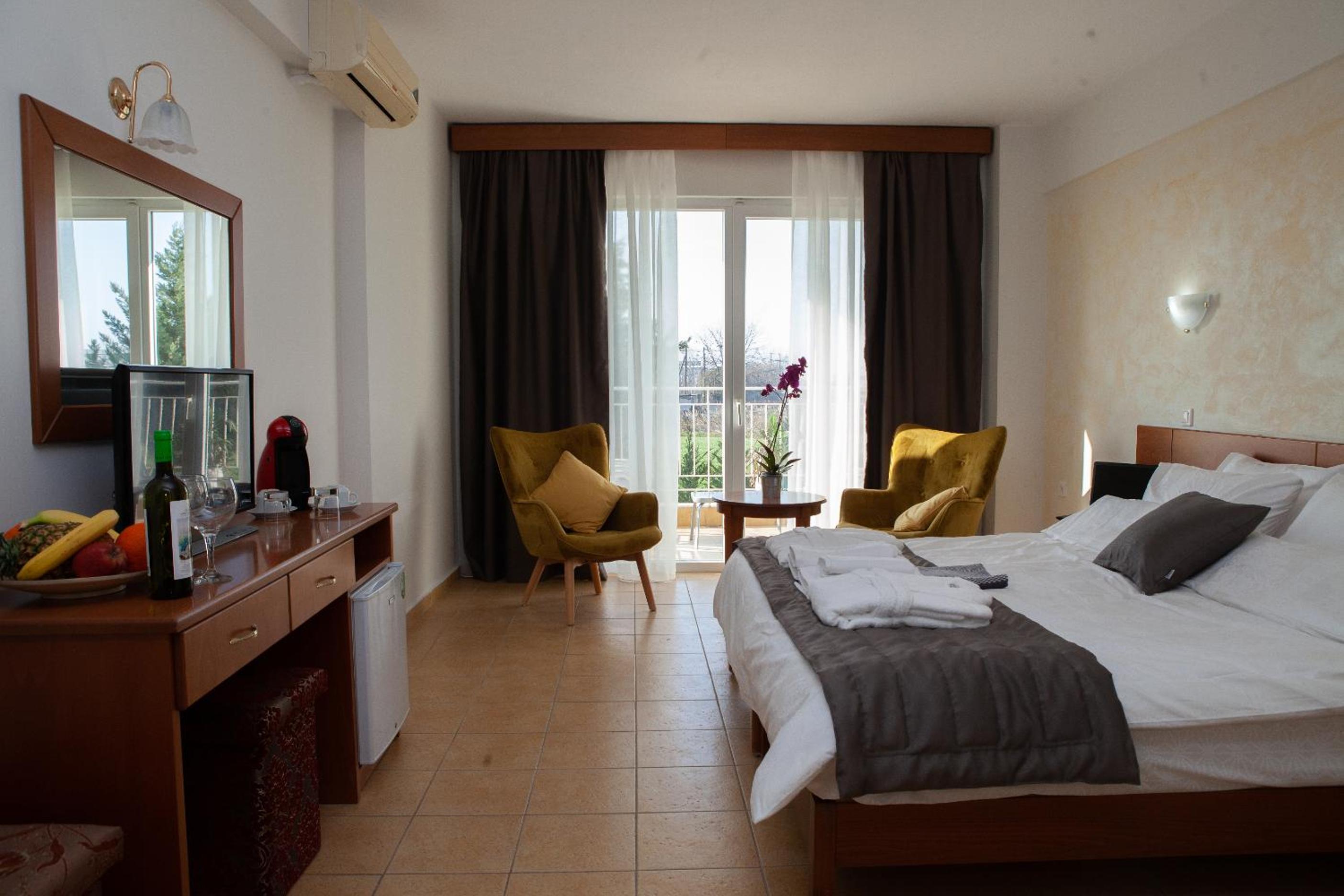 Superior King Room - Photo 4
