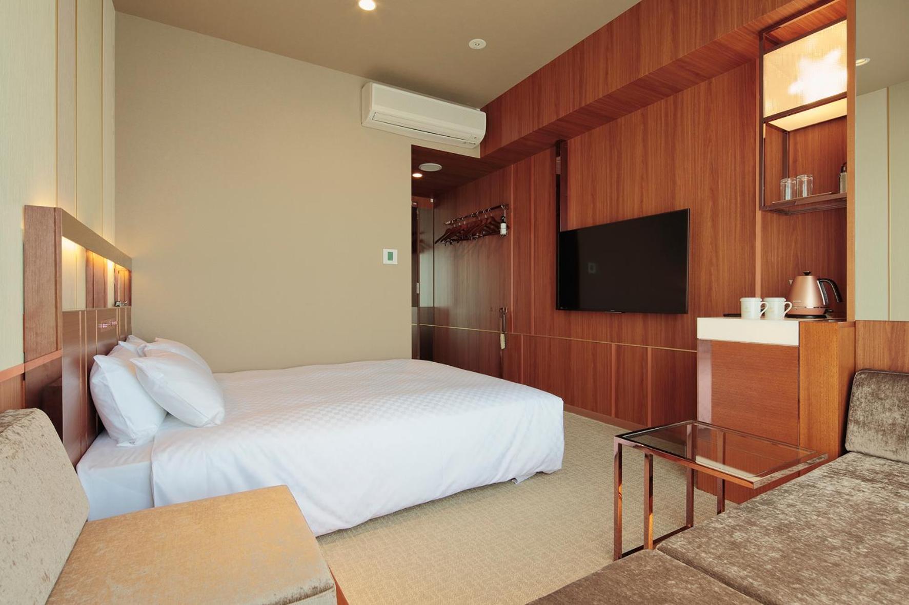 Queen Room for Single Use