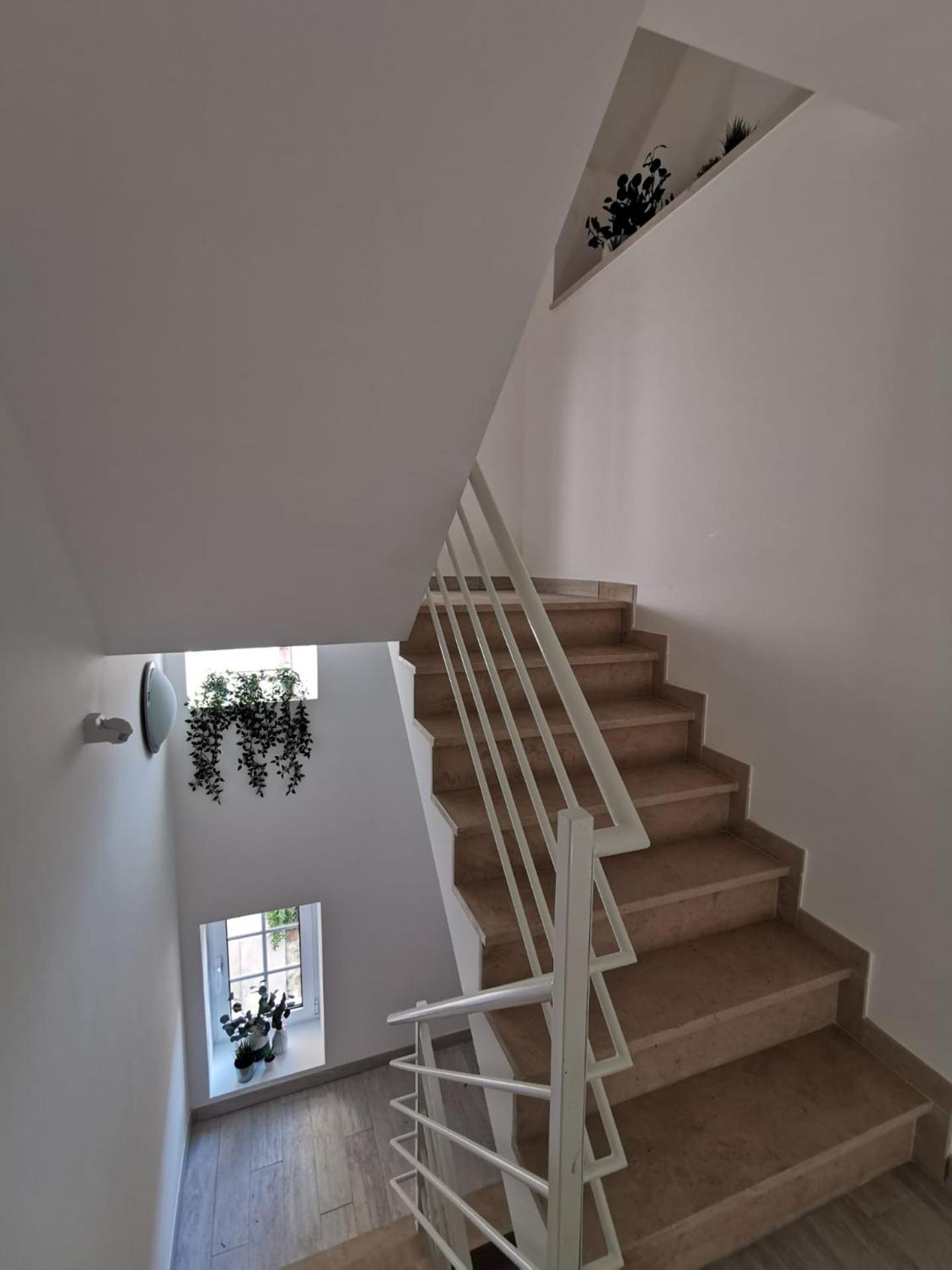 Penthouse Apartment - Photo 3