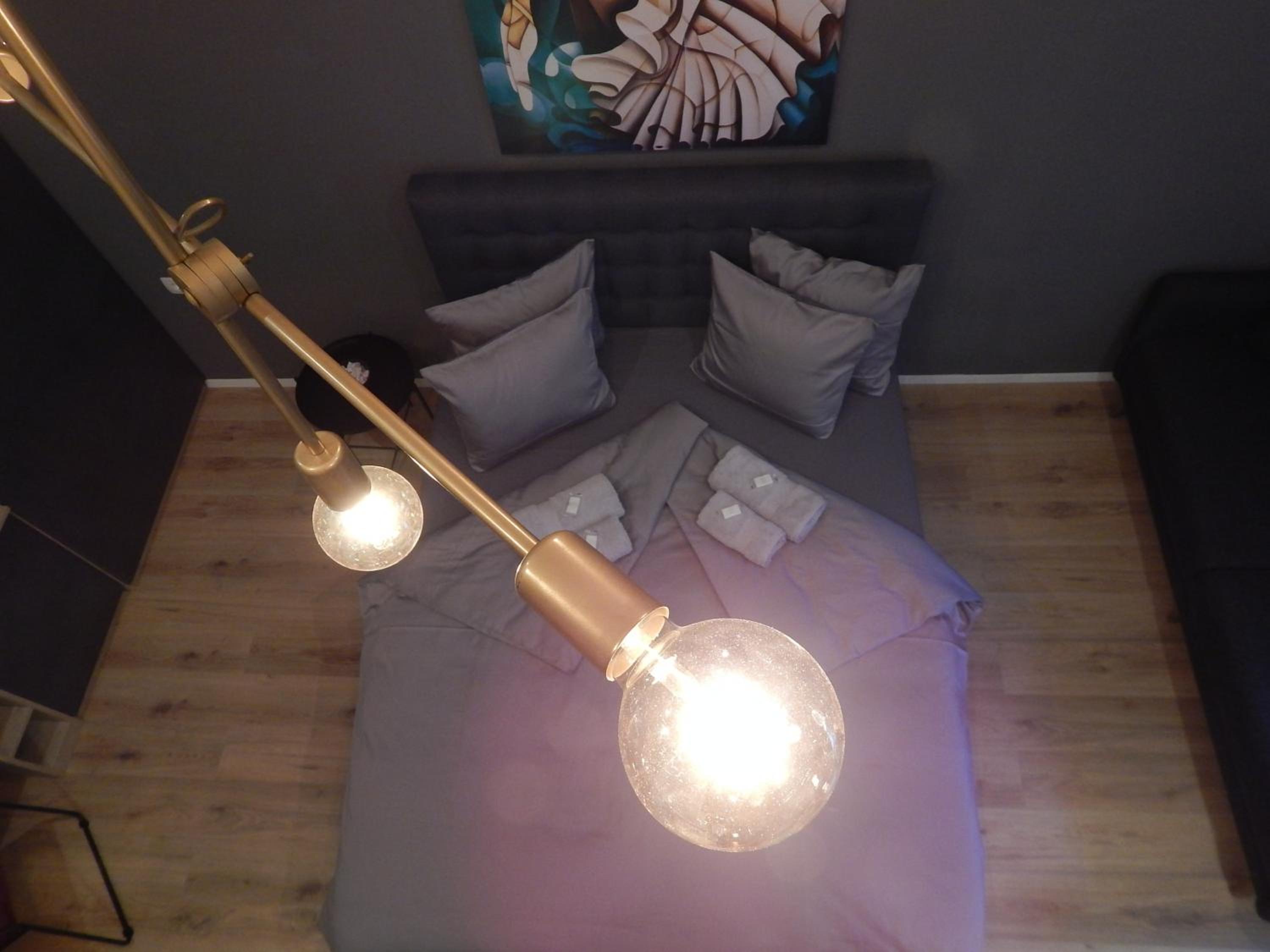 Deluxe Room with Queen Size Bed - Photo 15