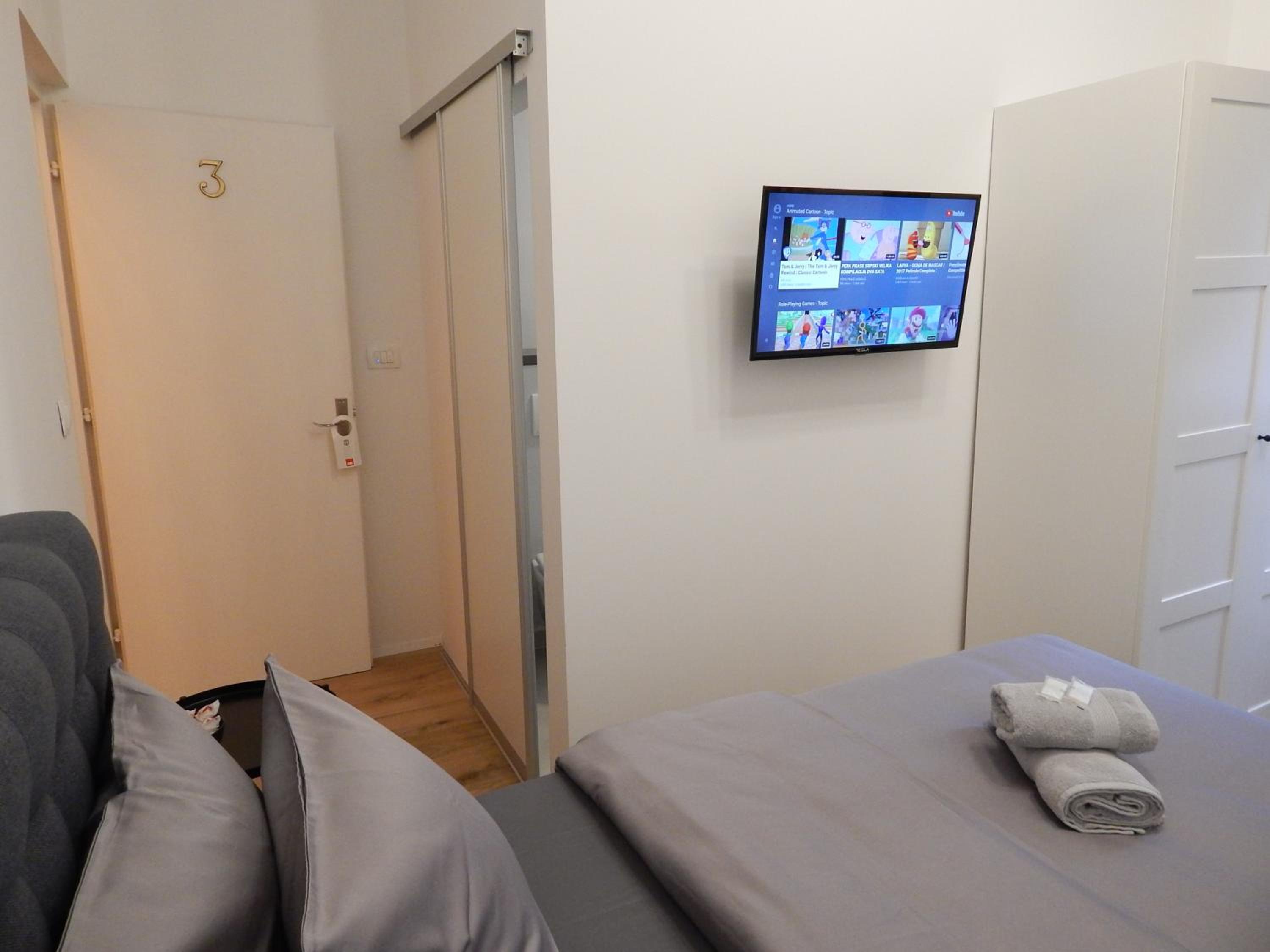 Deluxe Room 3 - Photo 23