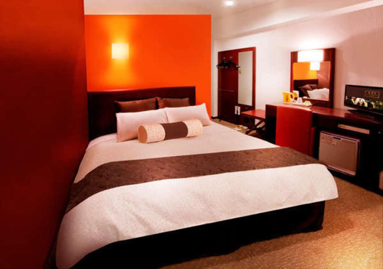 Double Room with Small Double Bed - Smoking - Photo 1