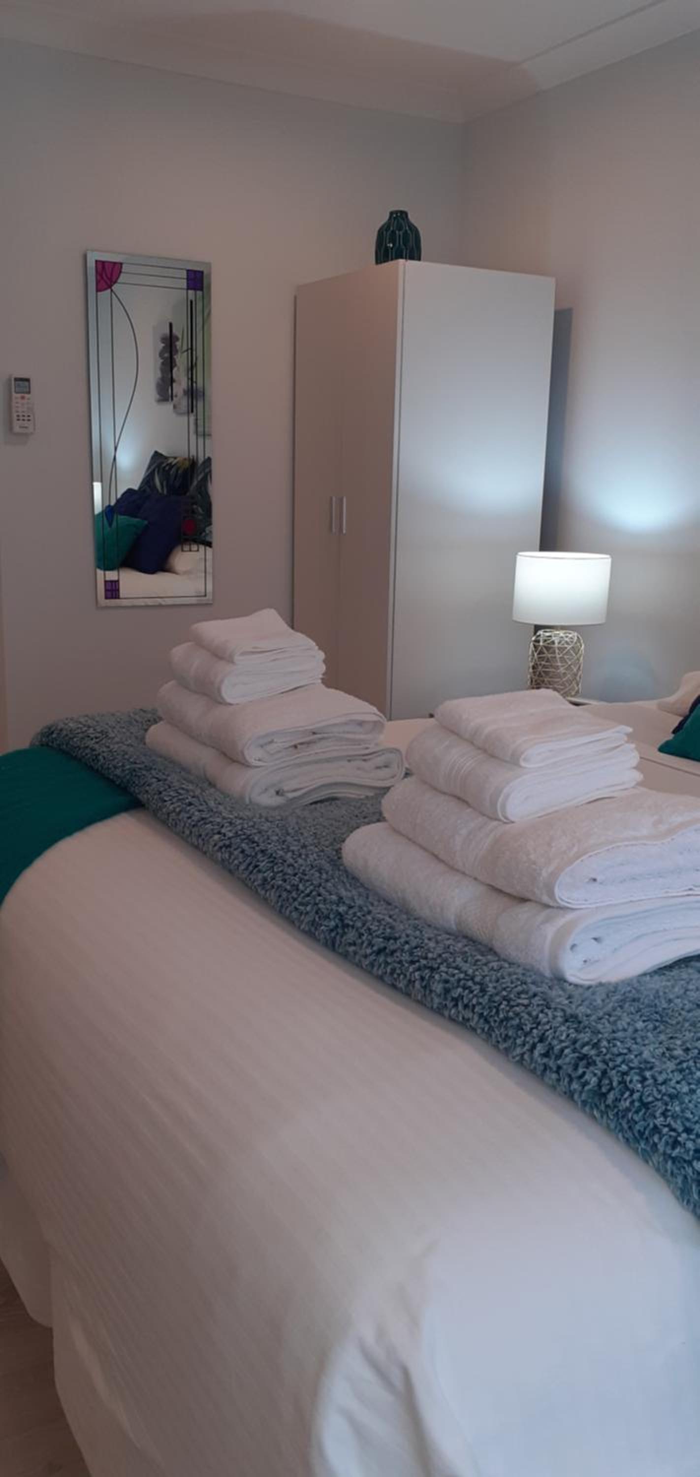 Deluxe King Room - Photo 15