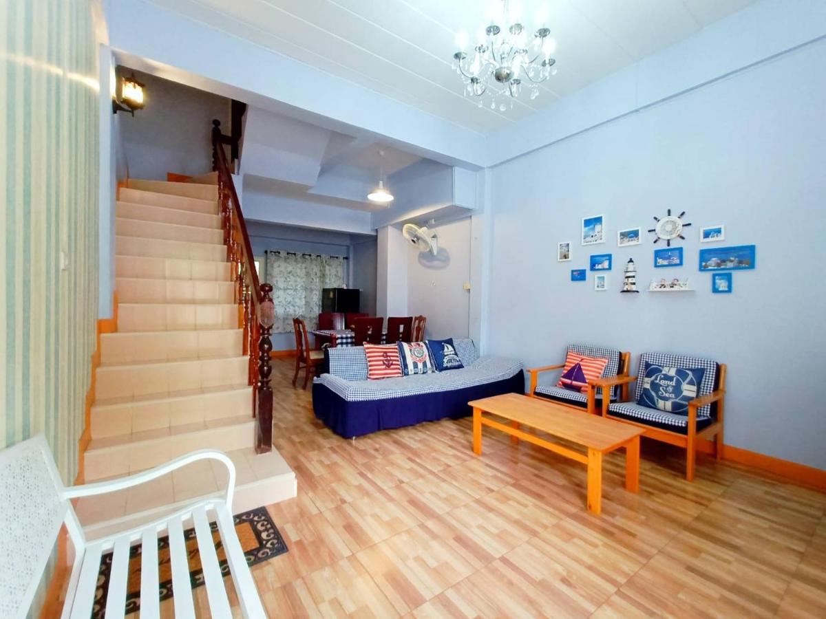 Two-Bedroom Townhouse photo 2