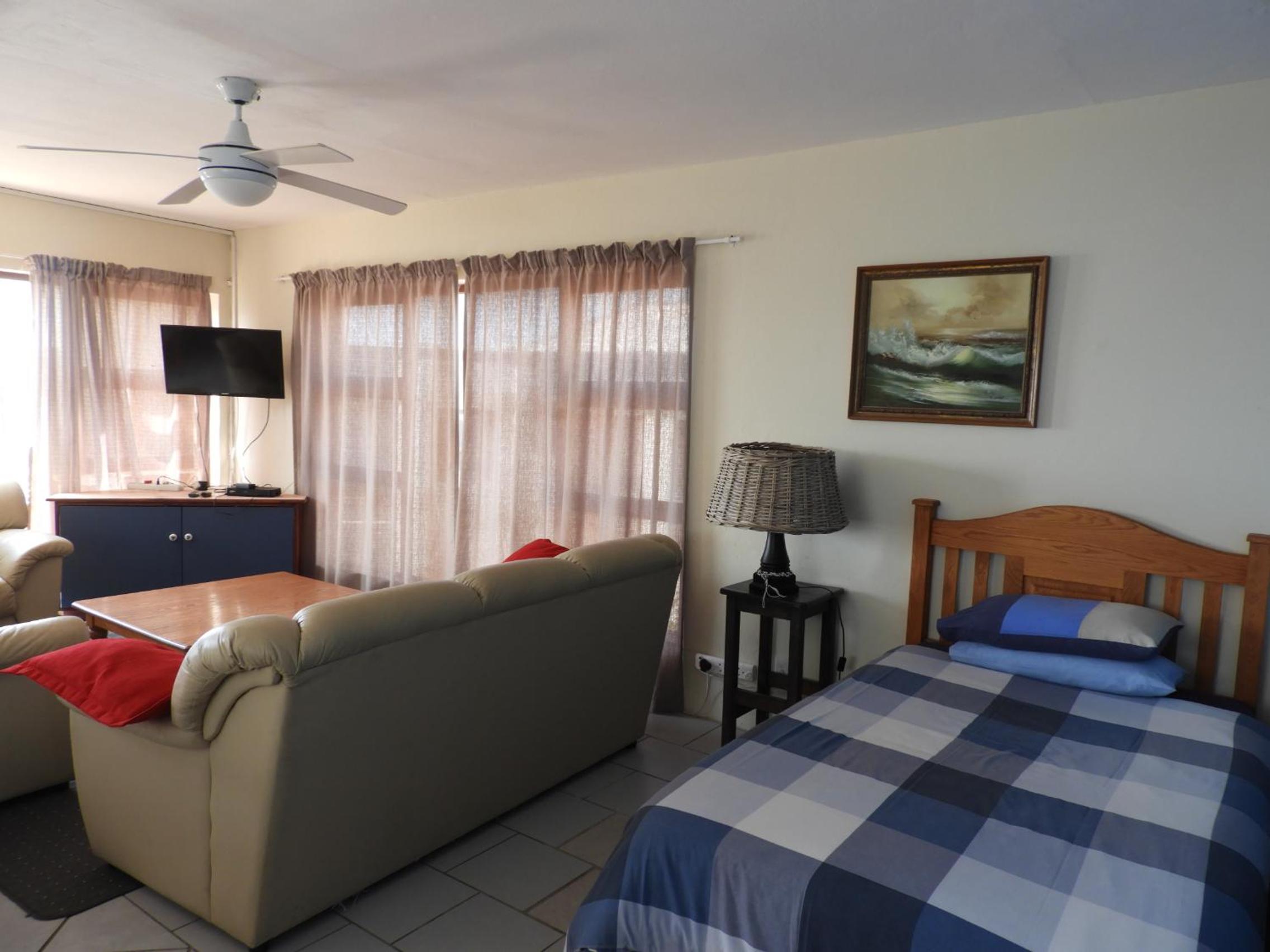 Two-Bedroom Apartment - Photo 5