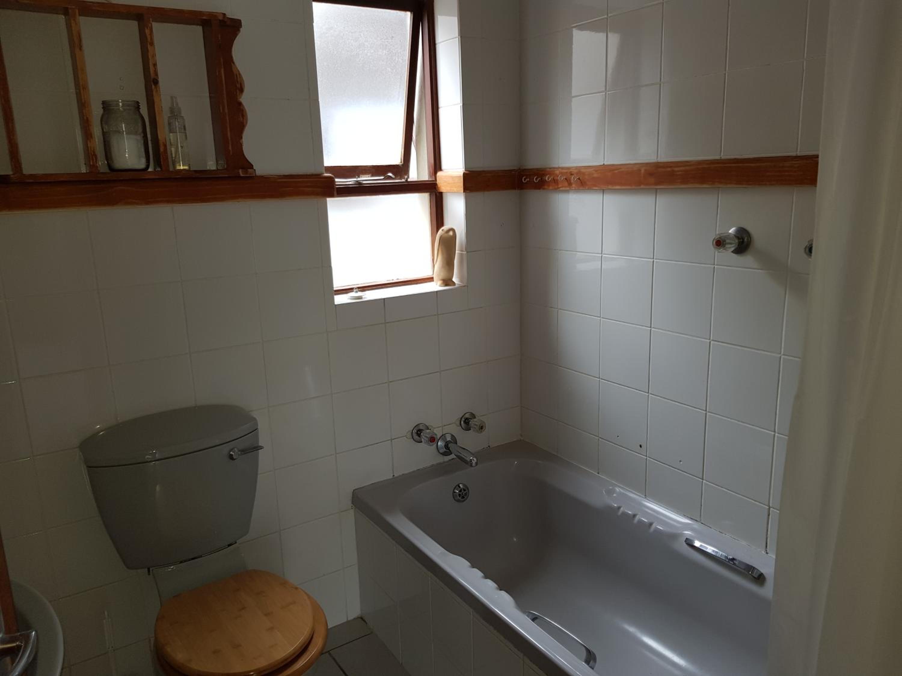 Two-Bedroom Apartment - Photo 2