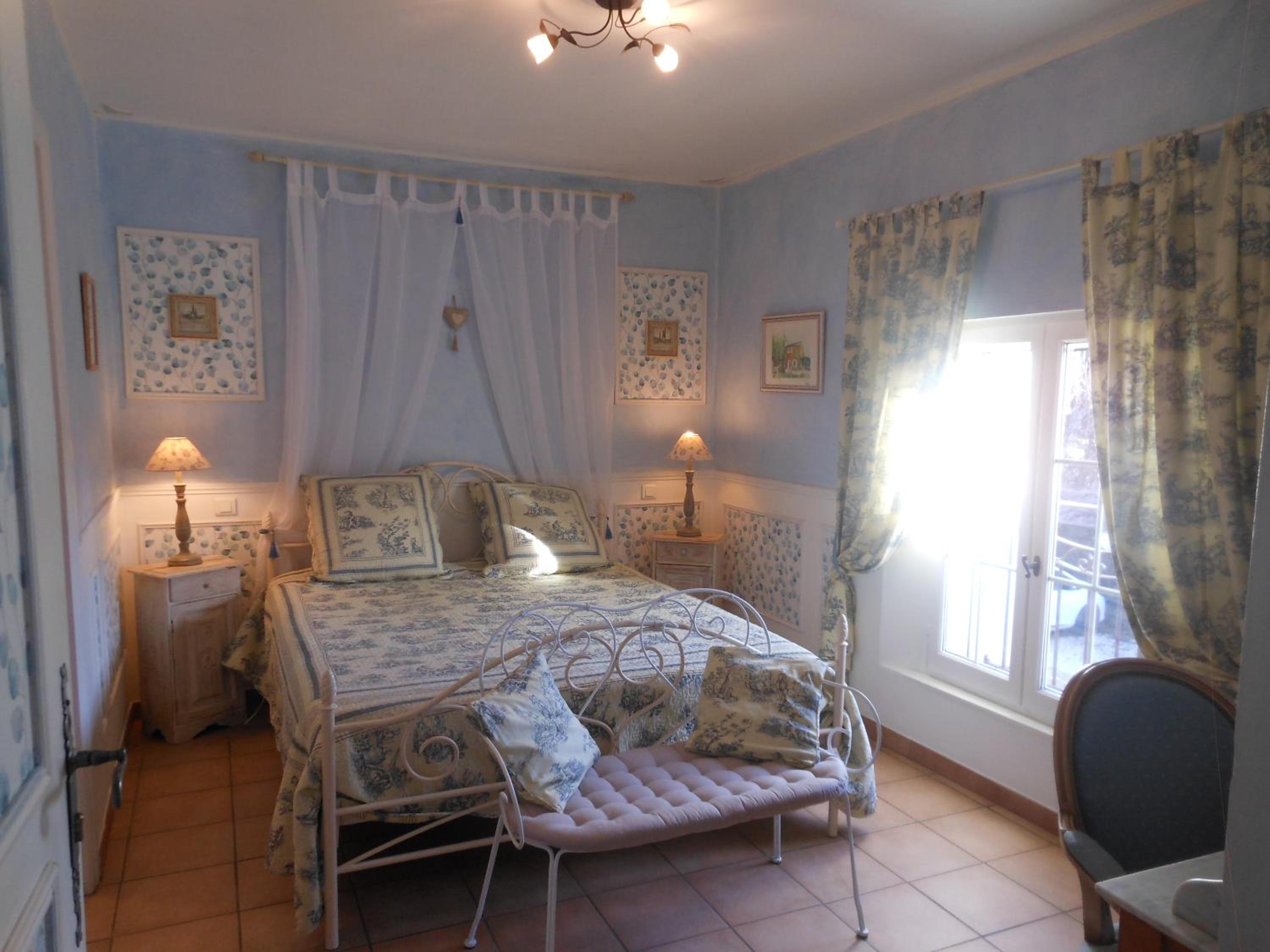 Standard Queen Room photo 1