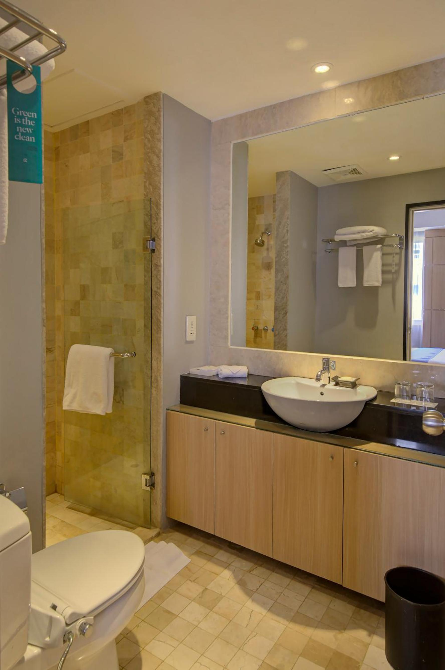 Junior Suite - 1 Queen Bed 1 Single Bed - Photo 8