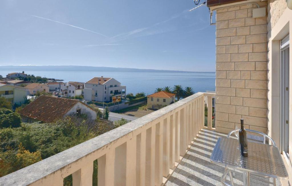 Double or Twin Room with Side Sea View