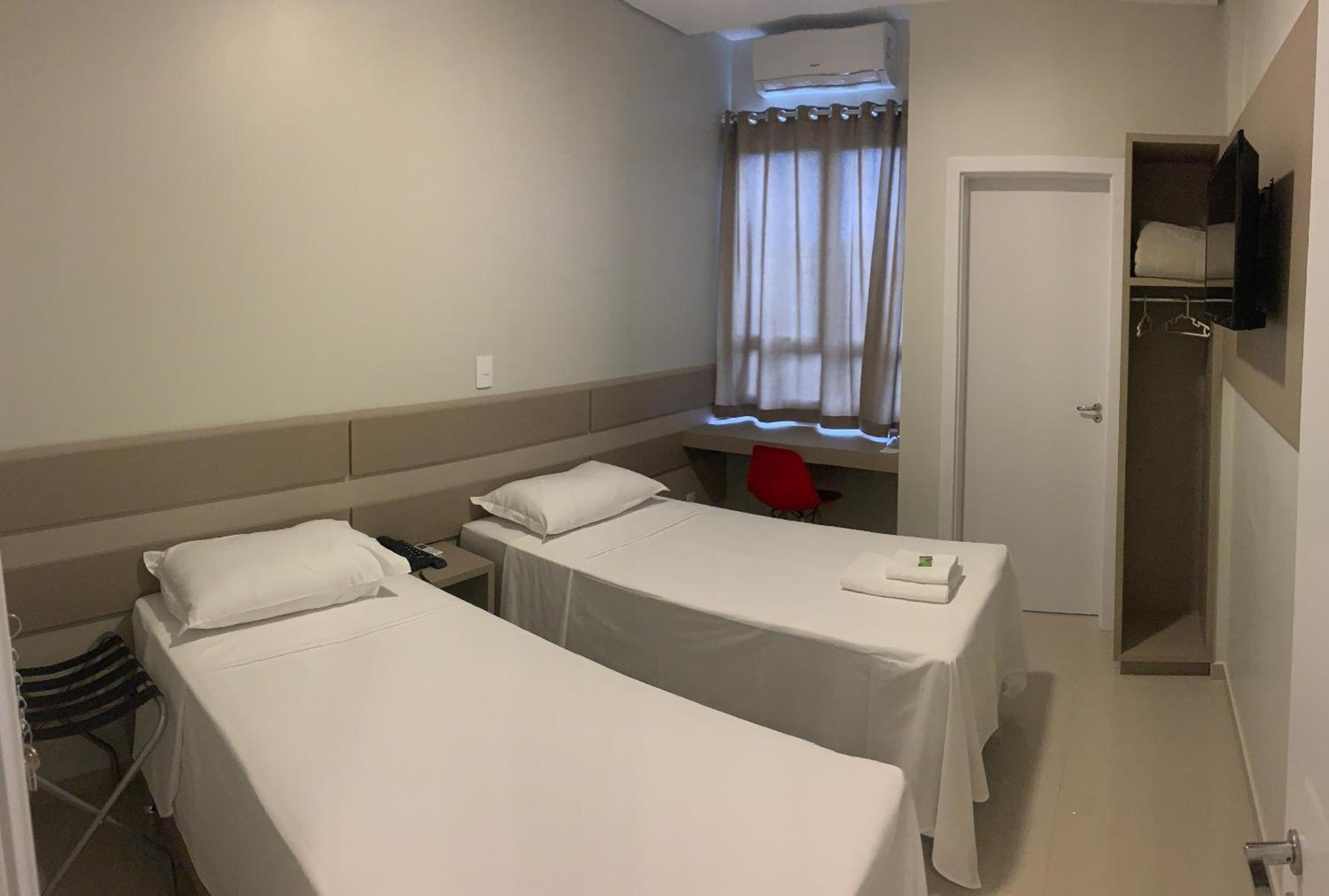 Deluxe Twin Room photo 3