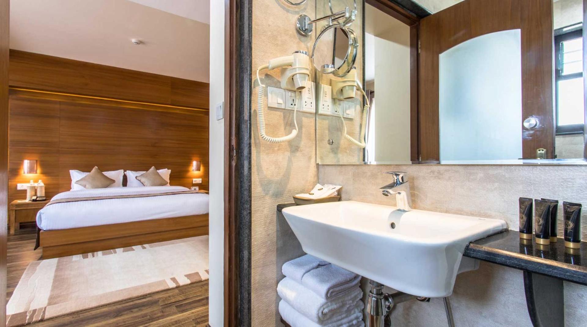 Executive Suite - Photo 1