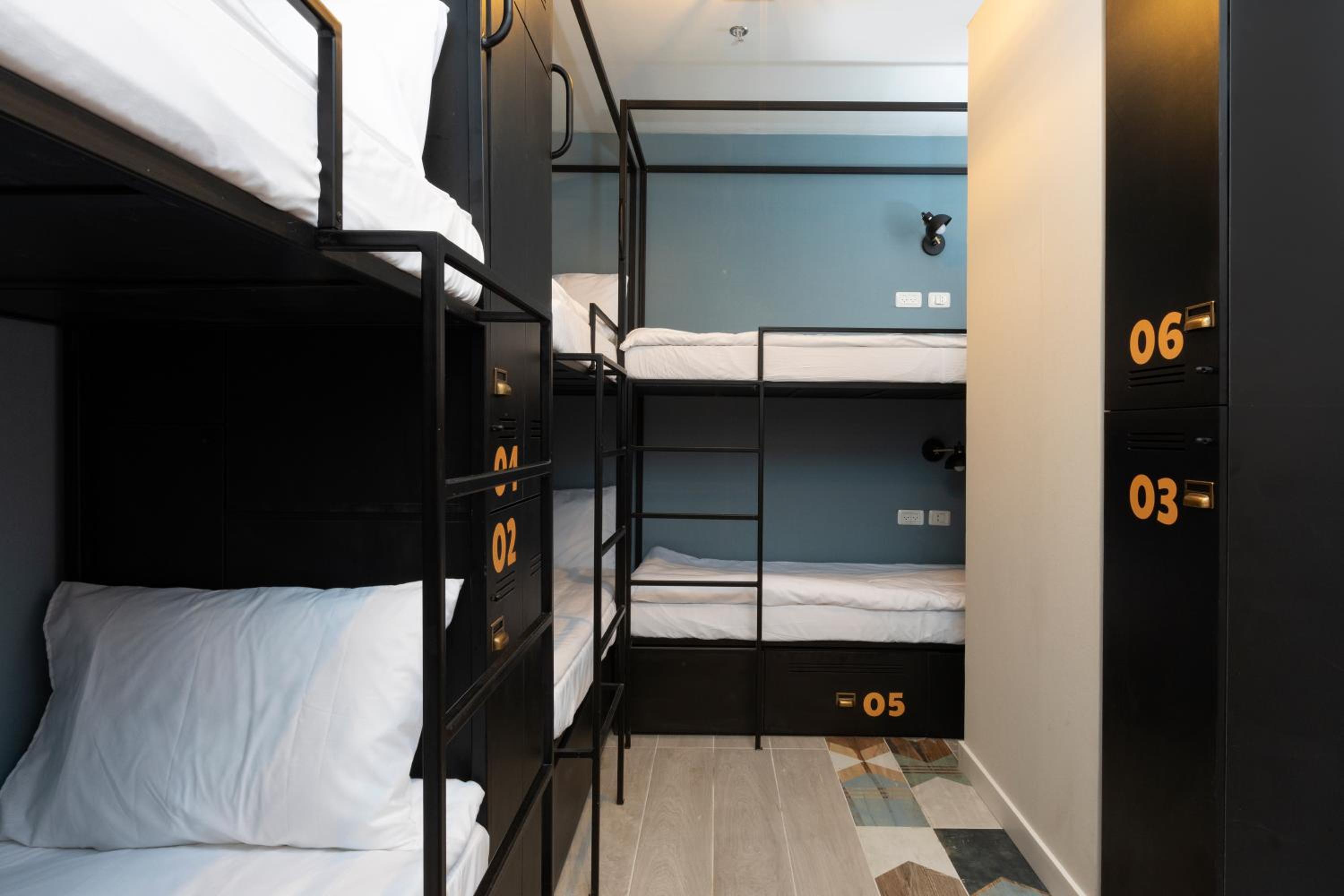 Bed in 6-Bed Female Dormitory Room photo 3