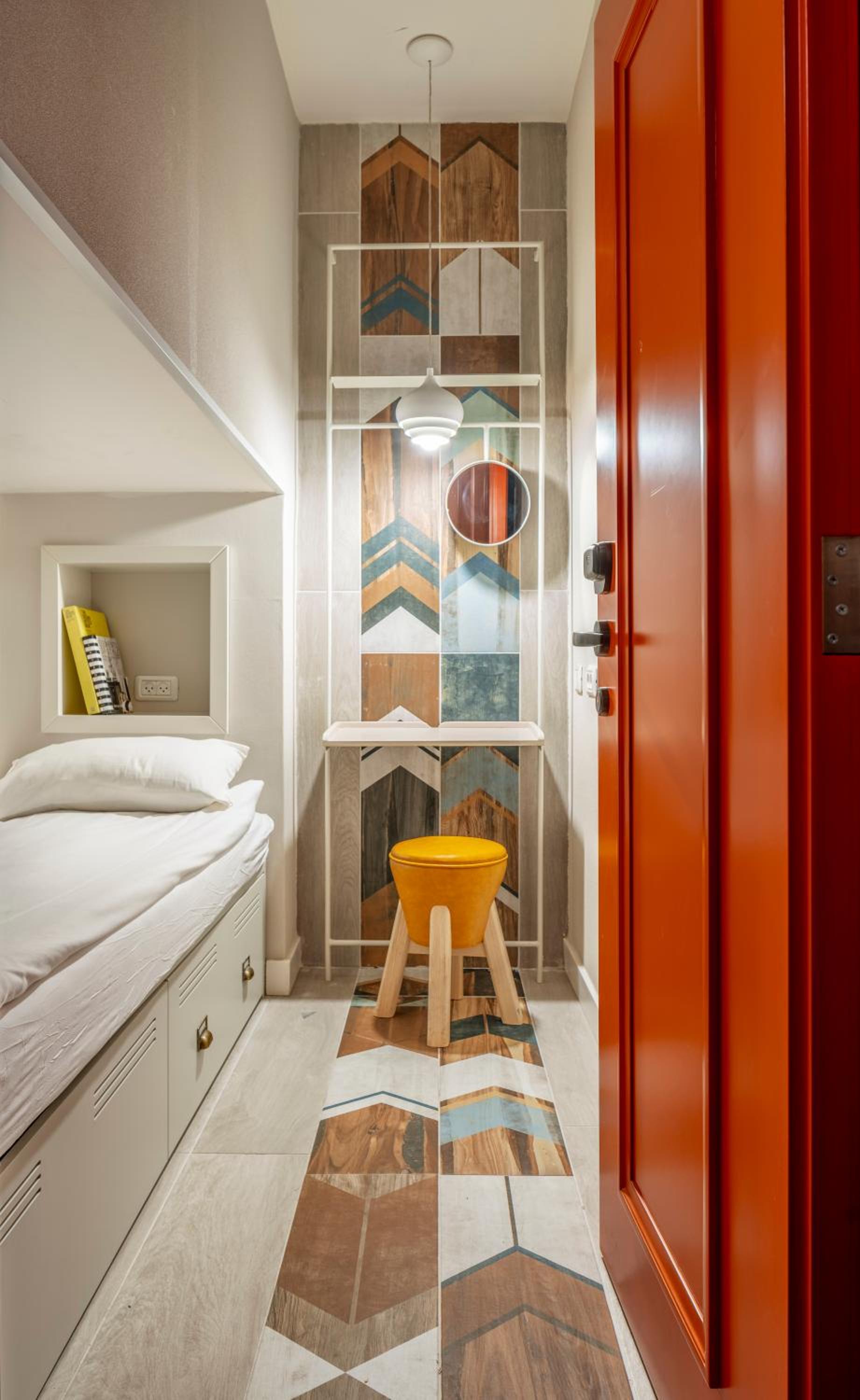 Single Capsule Room