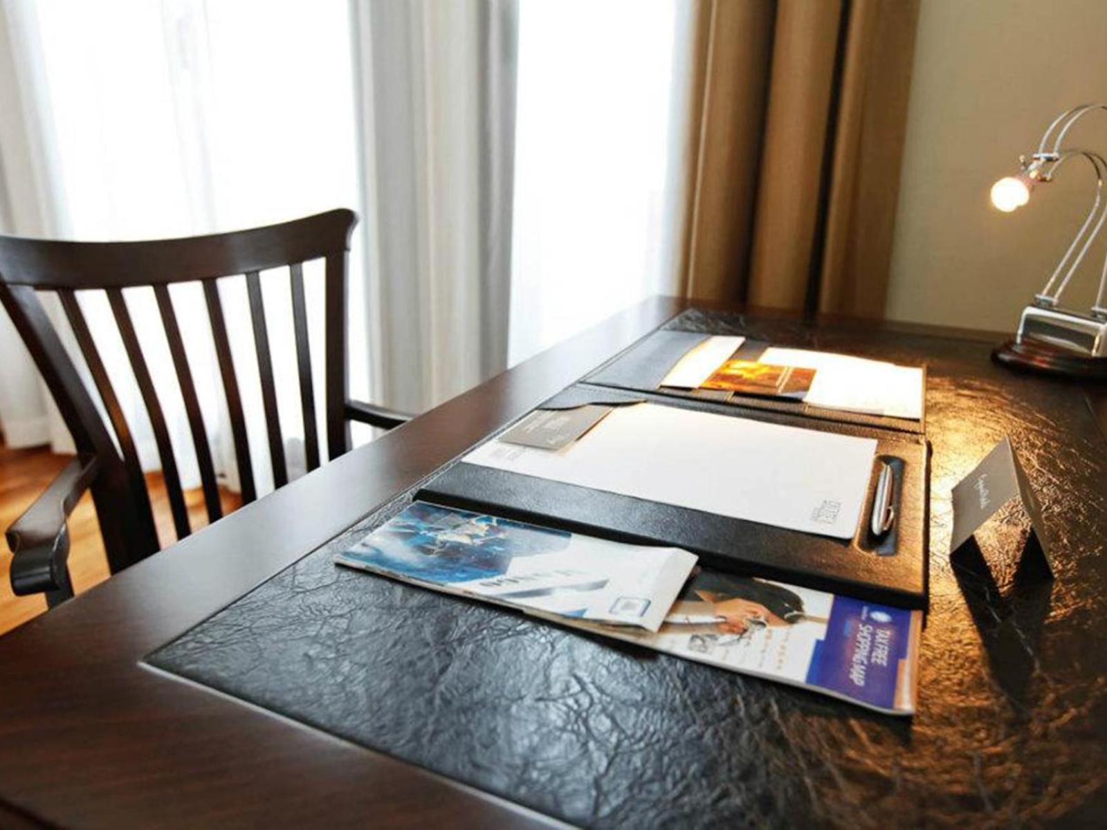 Deluxe Apartment photo 2